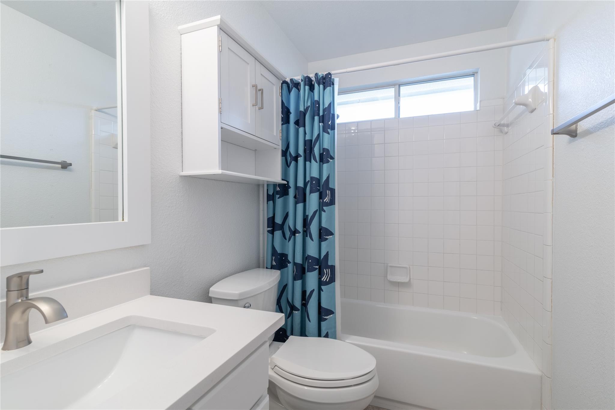 216 Brickyard Ln, Jarrell, TX 76537