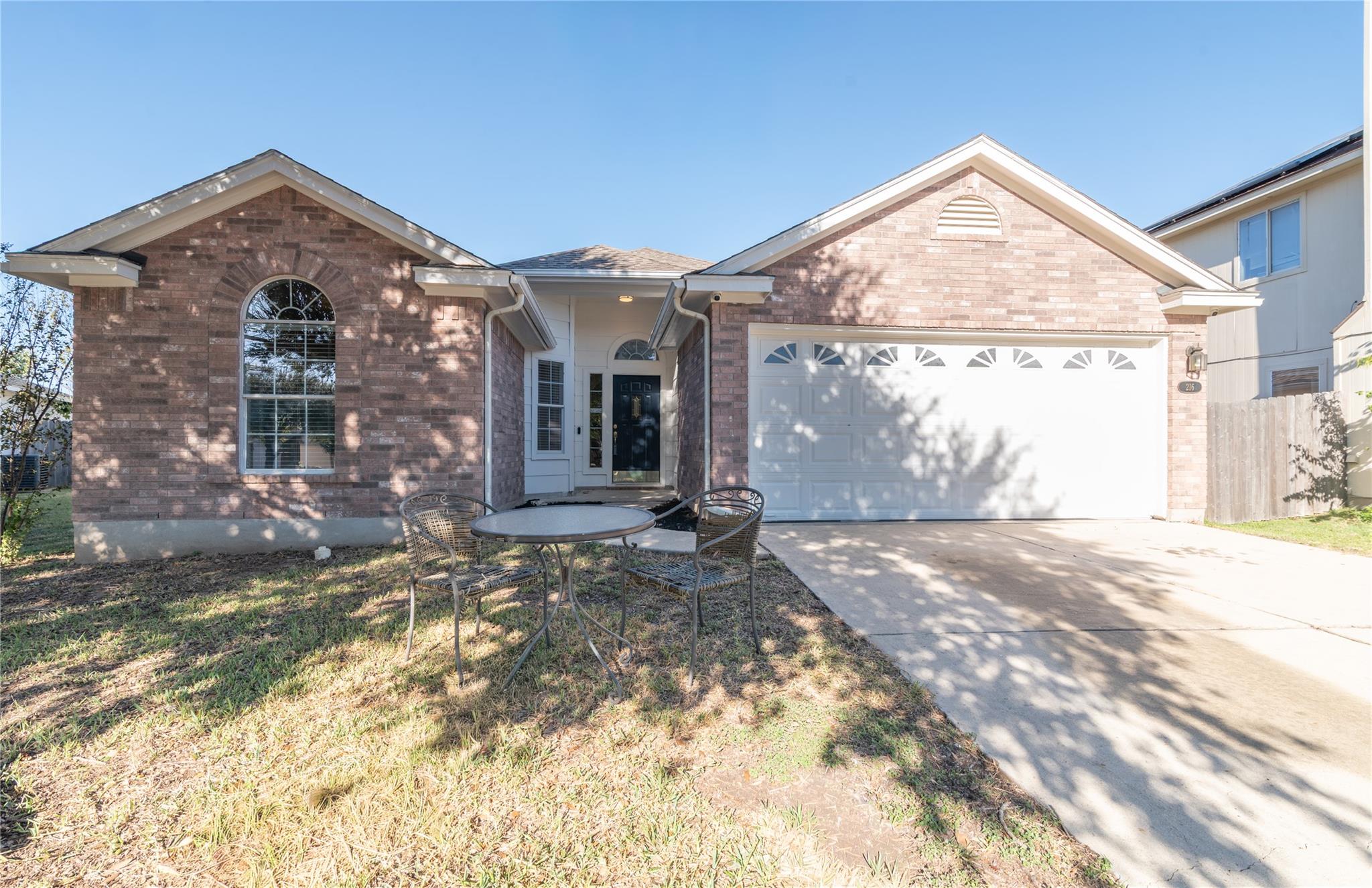 216 Brickyard Ln, Jarrell, TX 76537