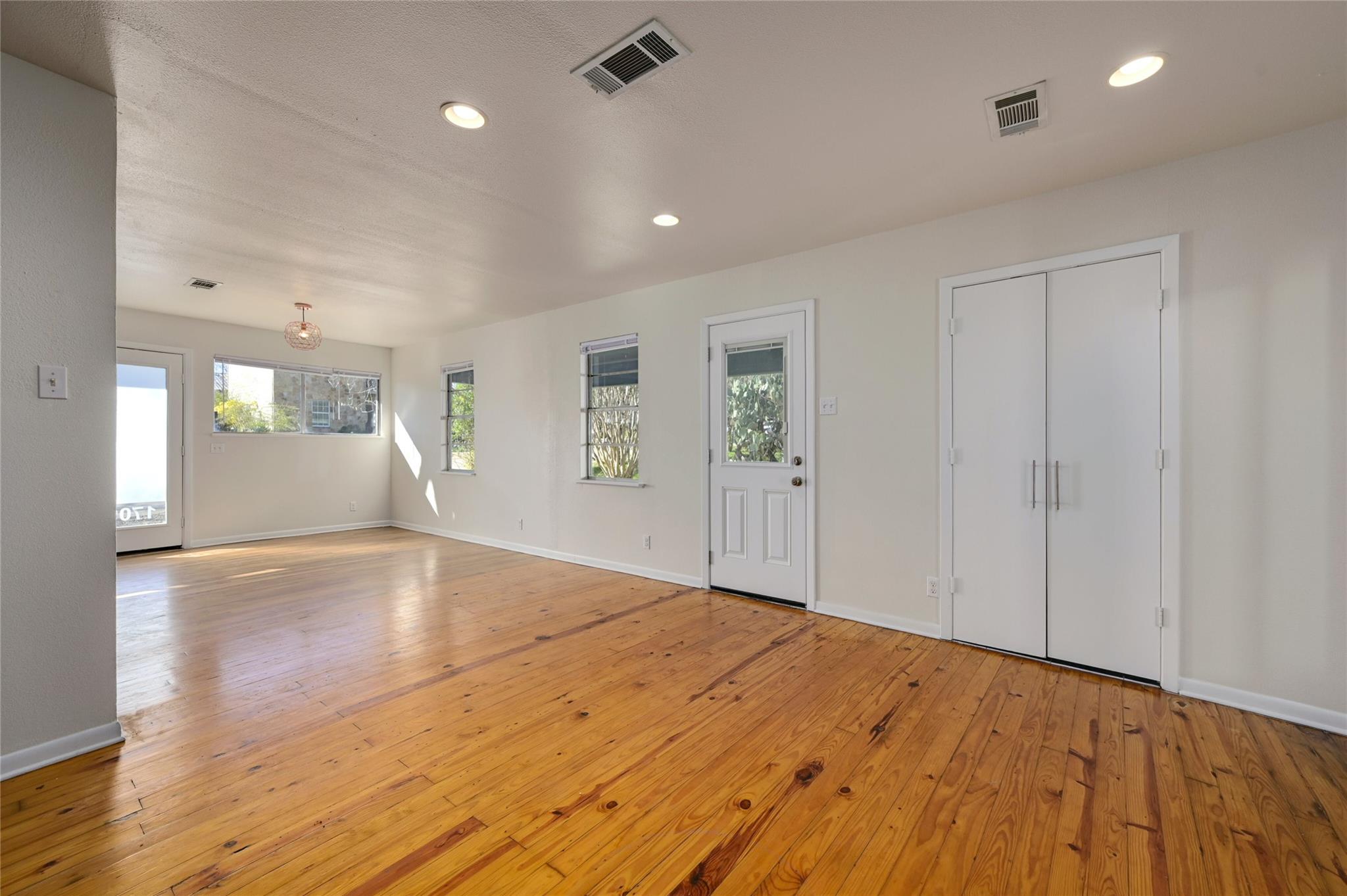 1709 Ulit Ave, Austin, TX 78702