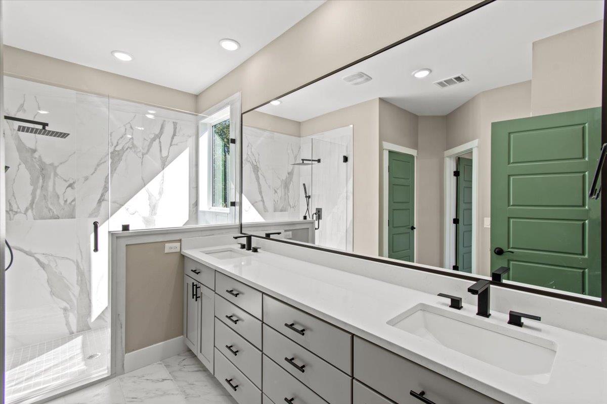 17503 Panorama Dr, Dripping Springs, TX 78620