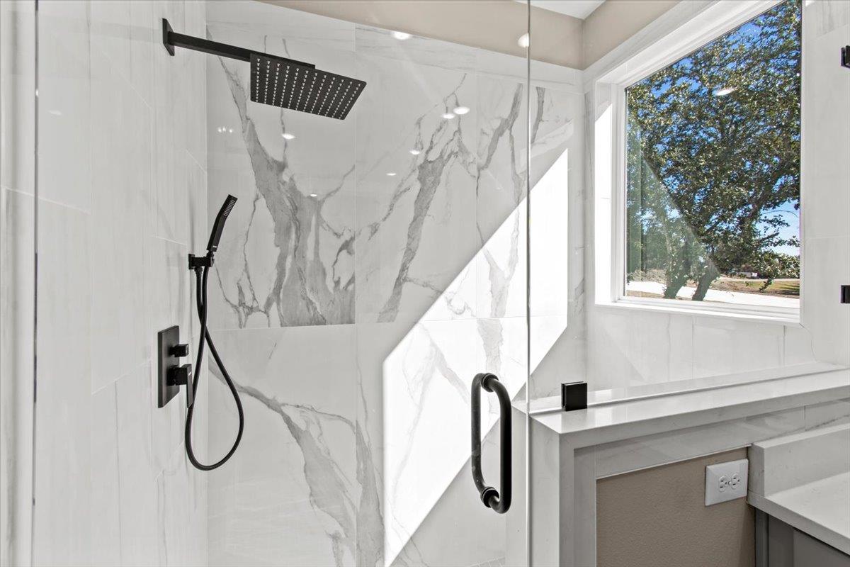 17503 Panorama Dr, Dripping Springs, TX 78620