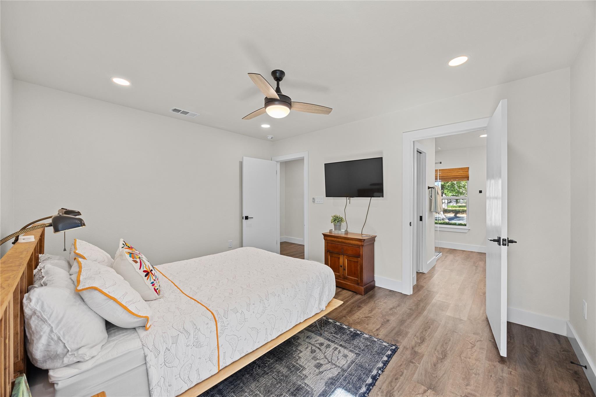 2205 N Plains Ave, Austin, TX 78757