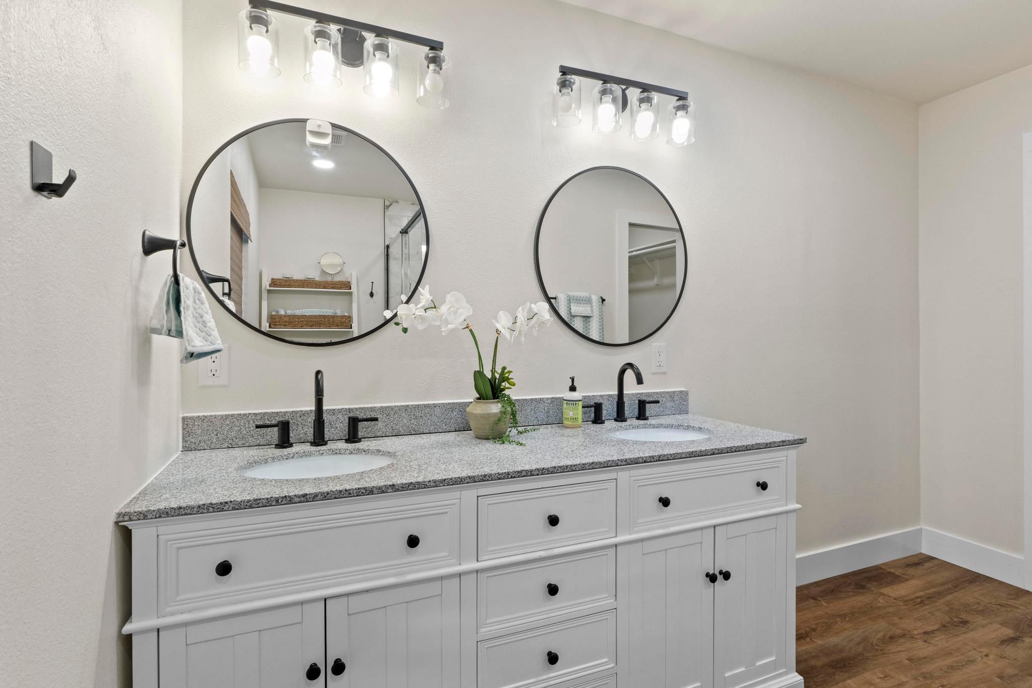 2205 N Plains Ave, Austin, TX 78757