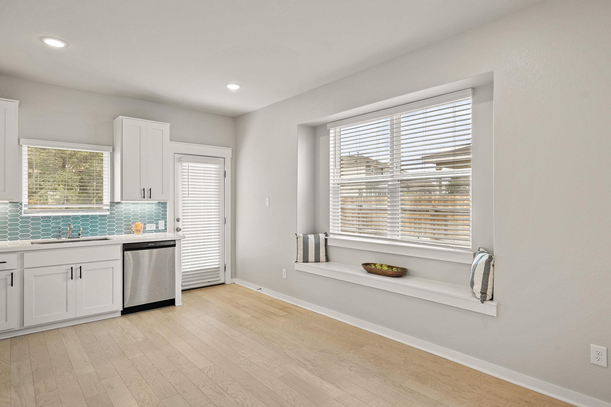 2233 Calvert Dr, Leander, TX 78641