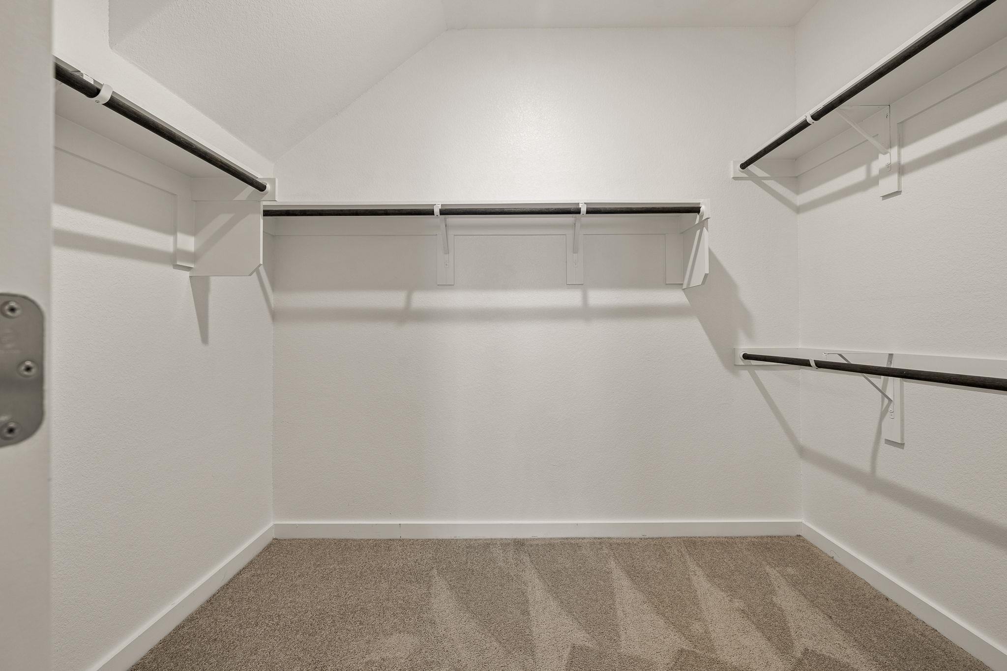 2233 Calvert Dr, Leander, TX 78641