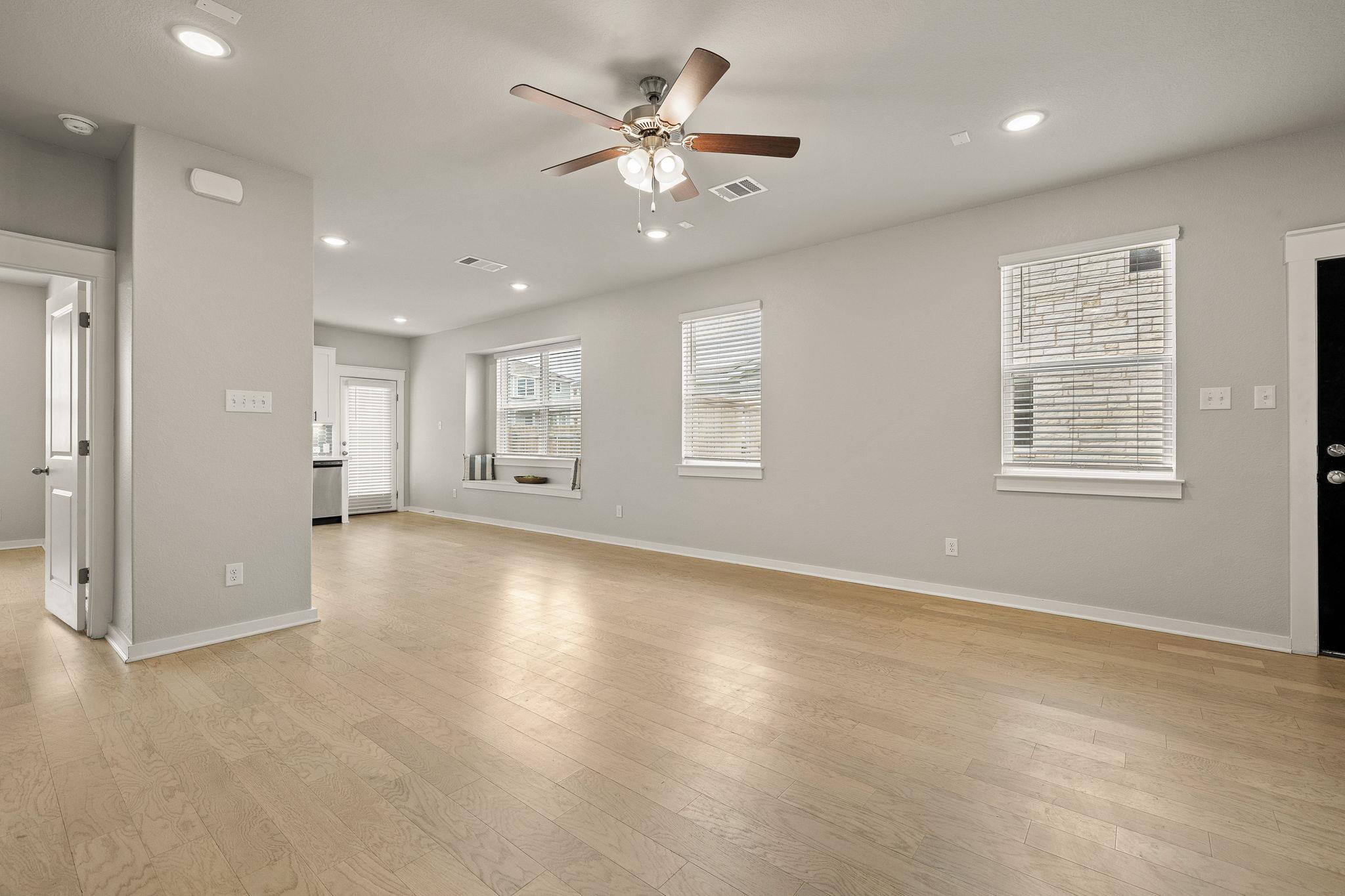 2233 Calvert Dr, Leander, TX 78641