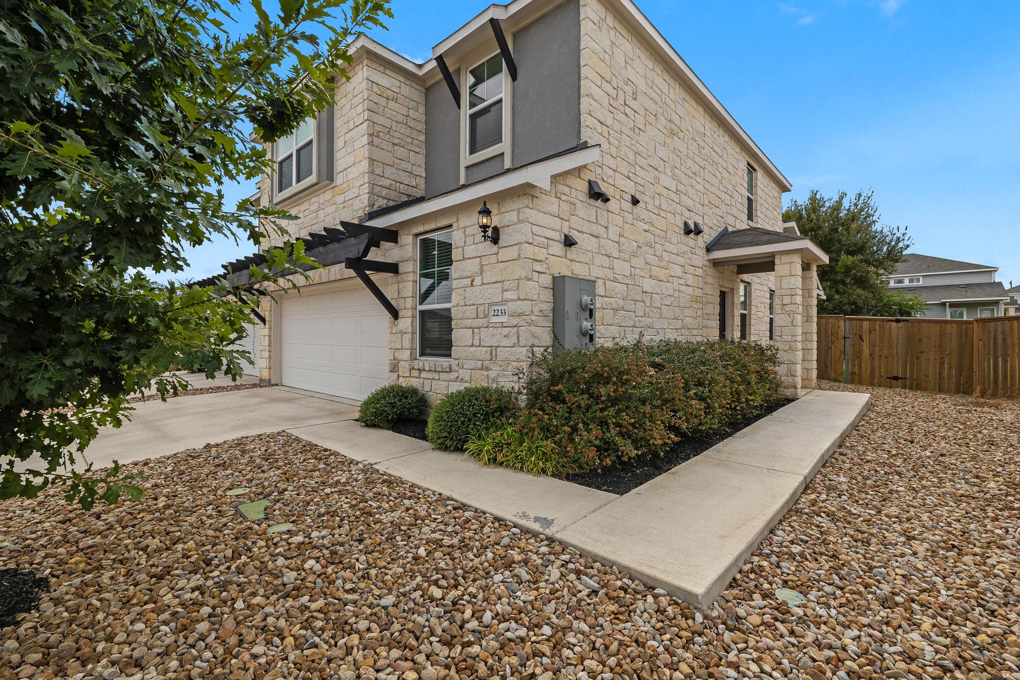 2233 Calvert Dr, Leander, TX 78641