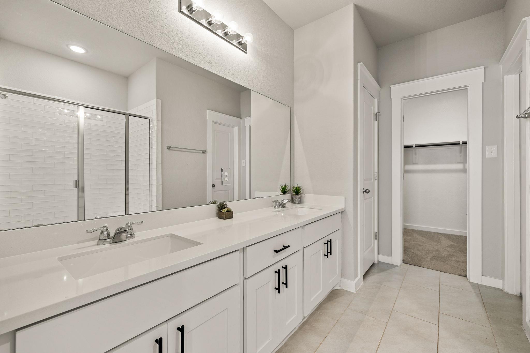 2233 Calvert Dr, Leander, TX 78641