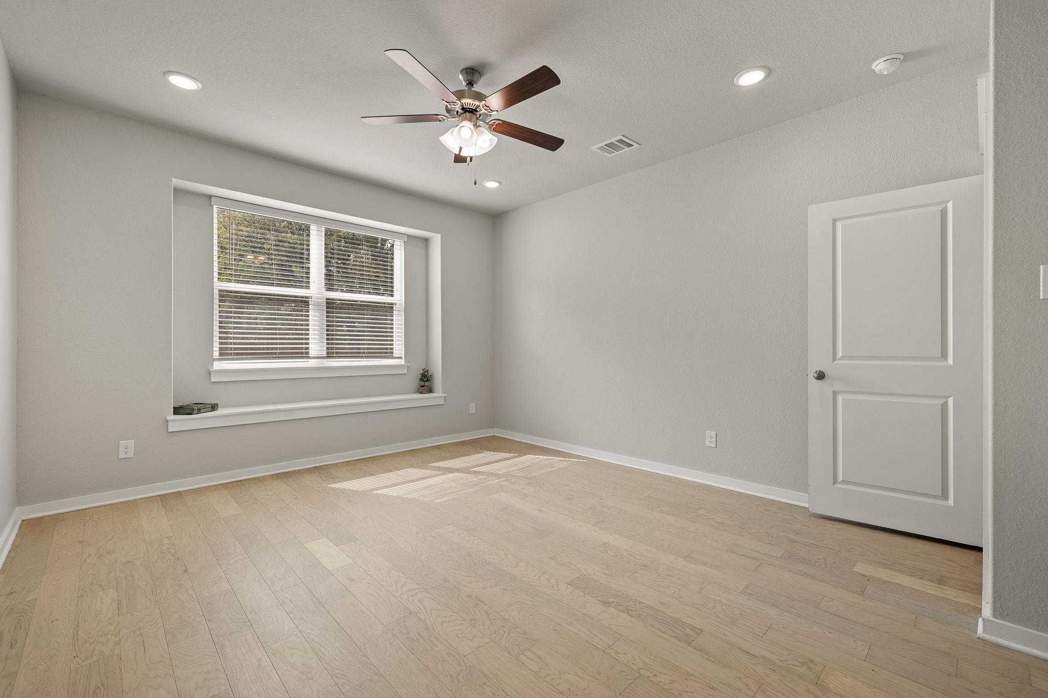 2233 Calvert Dr, Leander, TX 78641