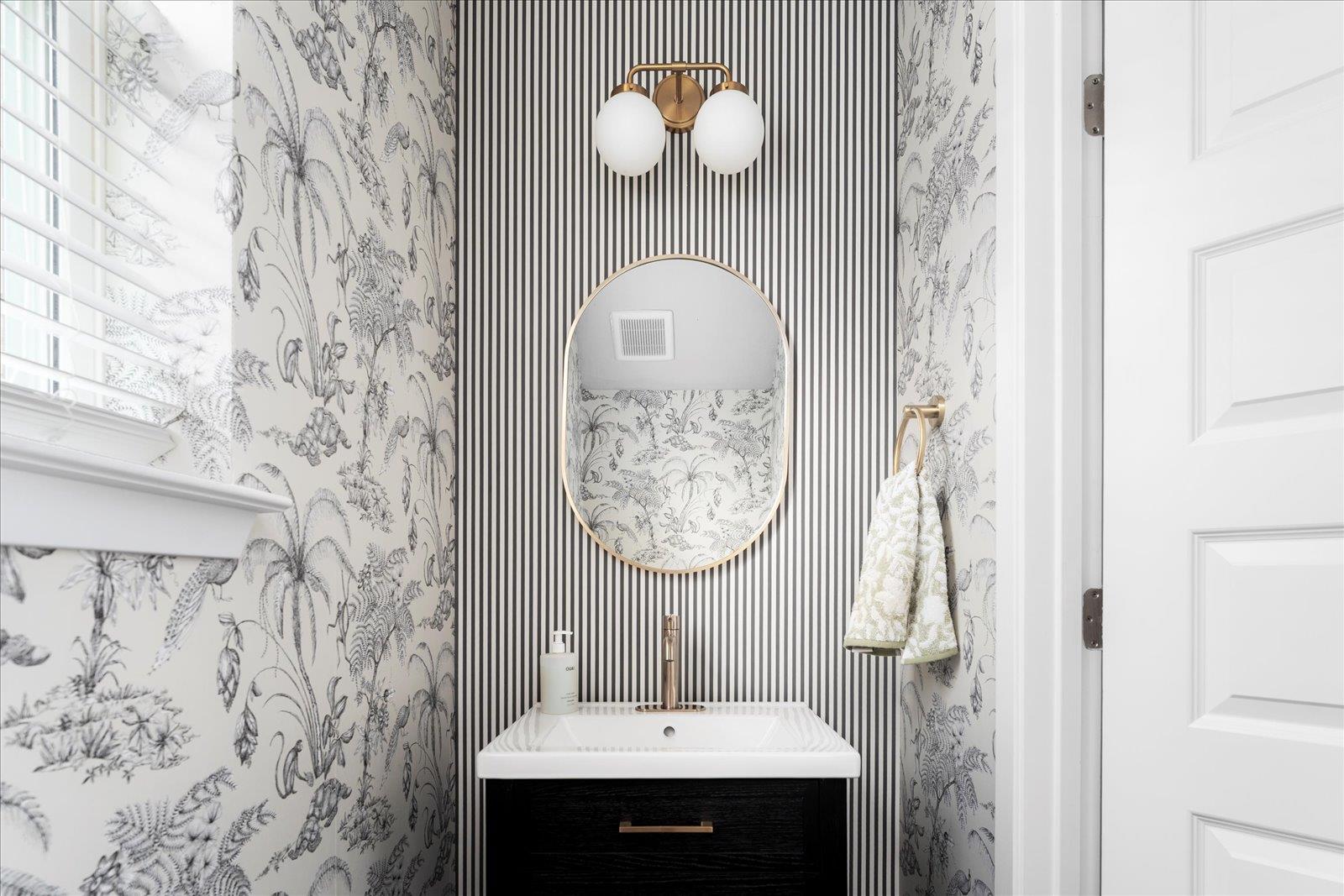 2800 Joe DiMaggio Blvd # 100, Round Rock, TX 78665