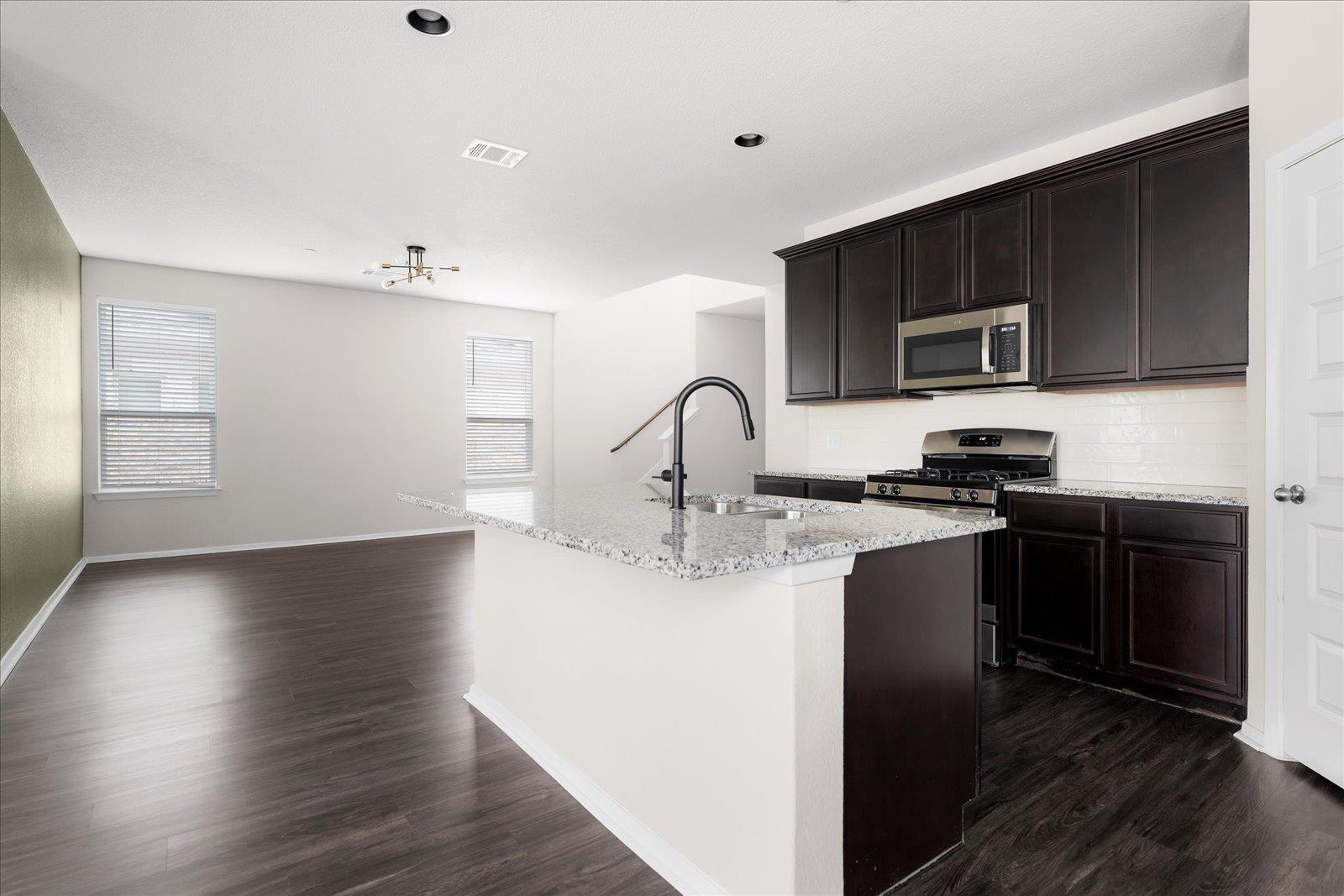 2800 Joe DiMaggio Blvd # 100, Round Rock, TX 78665