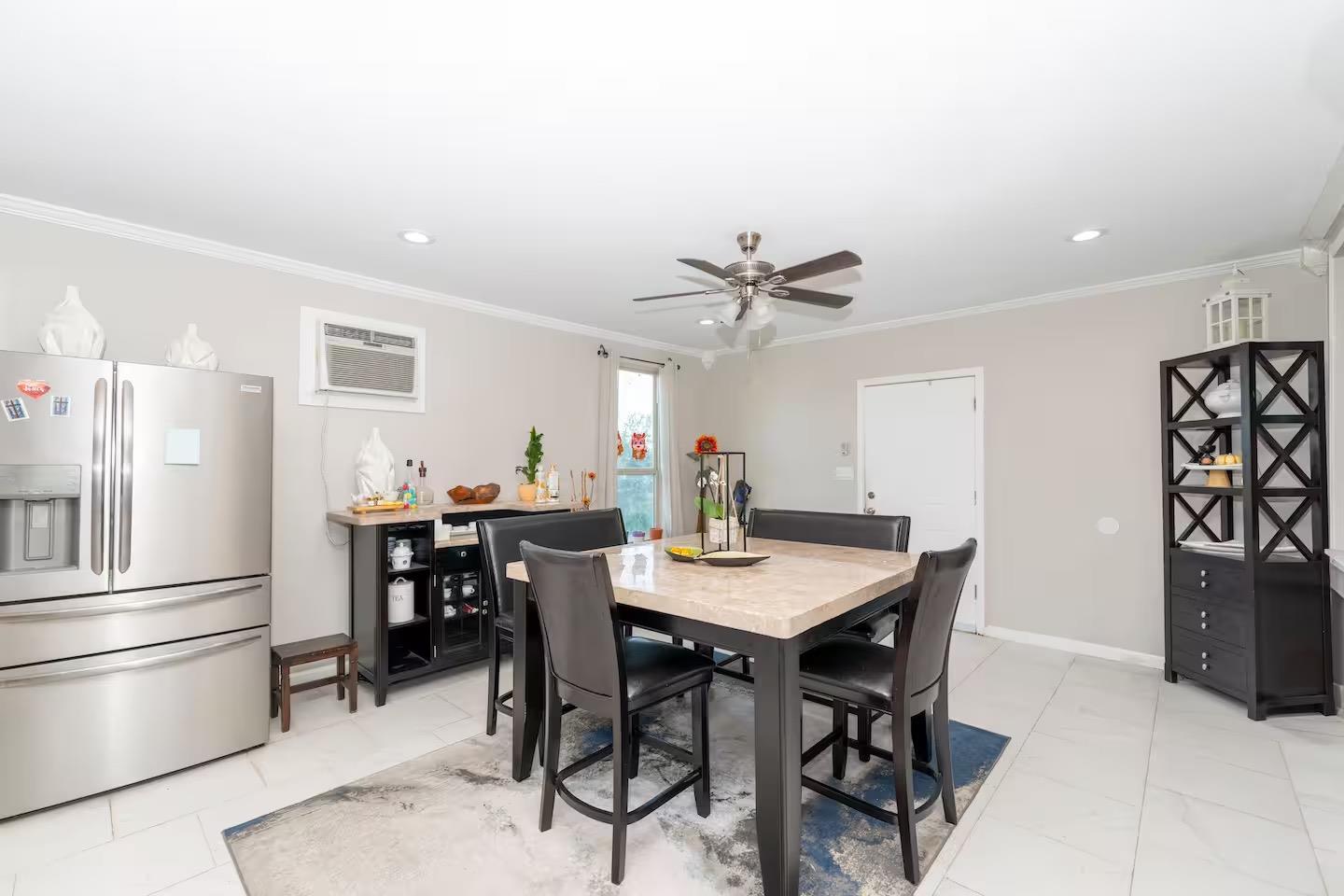 105 Sunrise Dr # B, Kyle, TX 78640