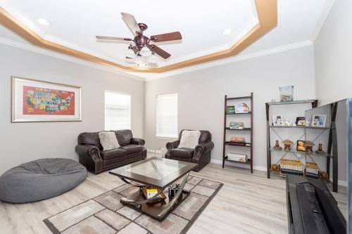 105 Sunrise Dr # B, Kyle, TX 78640