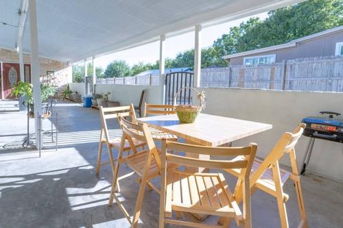 105 Sunrise Dr # B, Kyle, TX 78640