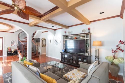 105 Sunrise Dr # B, Kyle, TX 78640