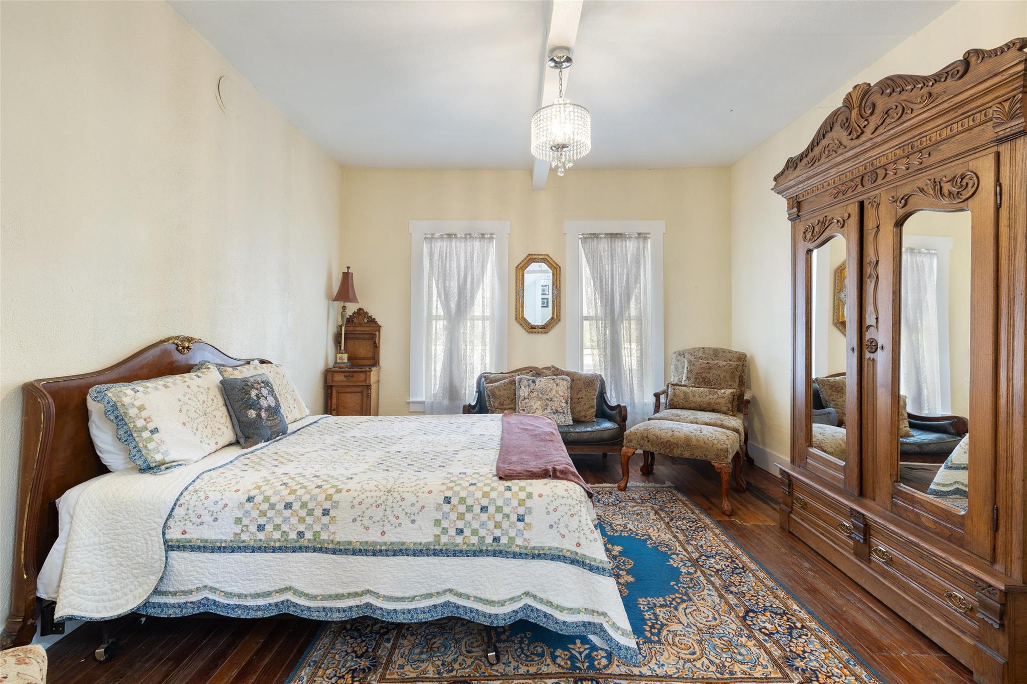 201 N Nugent Ave, Johnson City, TX 78636