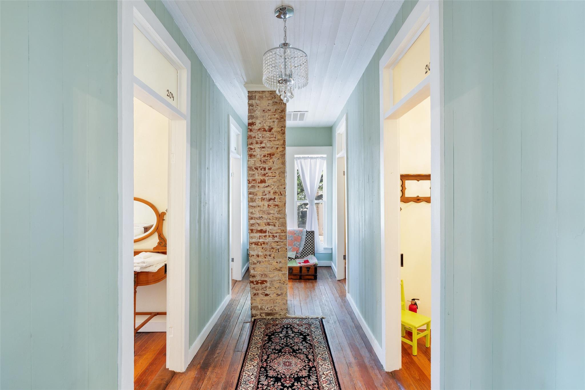 201 N Nugent Ave, Johnson City, TX 78636