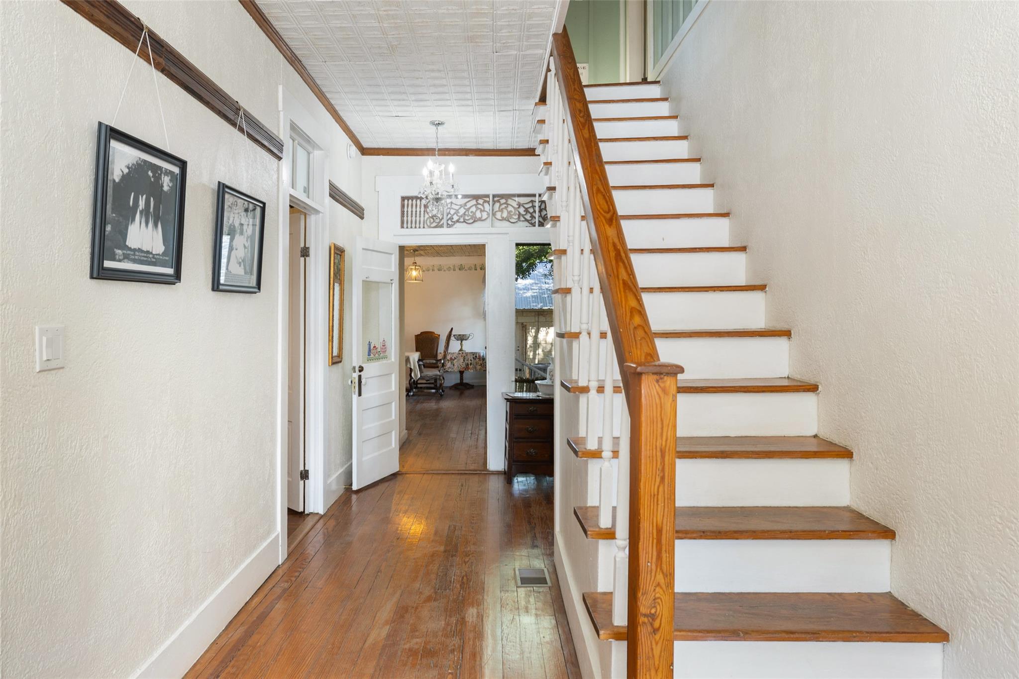 201 N Nugent Ave, Johnson City, TX 78636