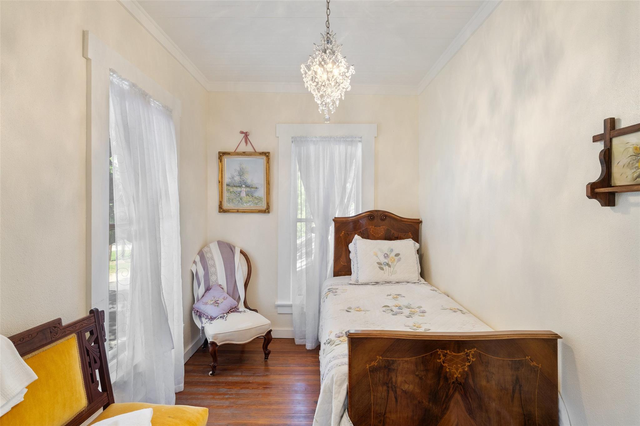 201 N Nugent Ave, Johnson City, TX 78636