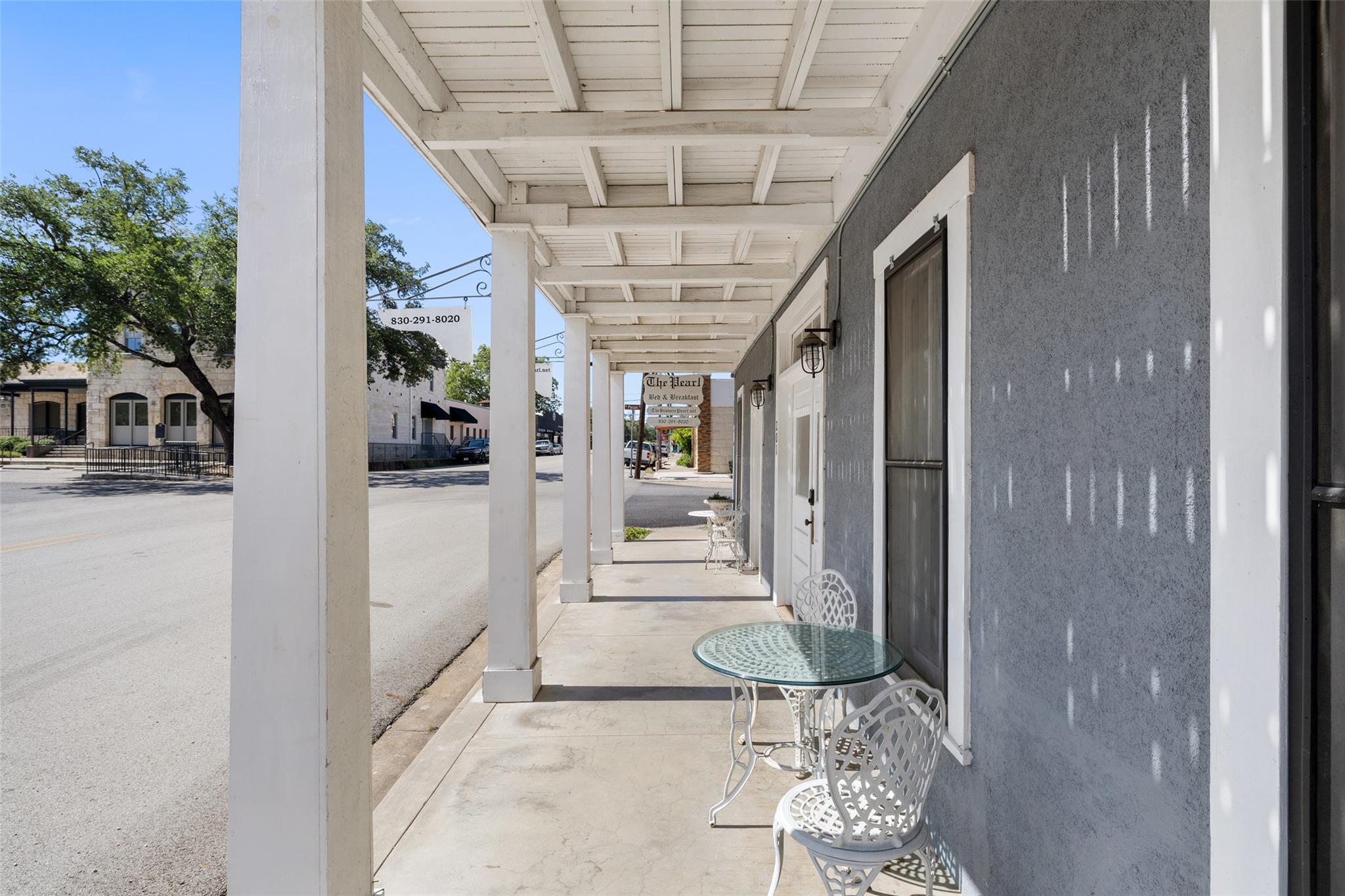 201 N Nugent Ave, Johnson City, TX 78636