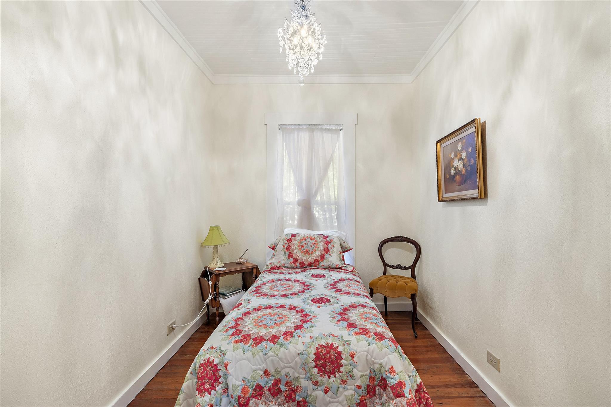 201 N Nugent Ave, Johnson City, TX 78636