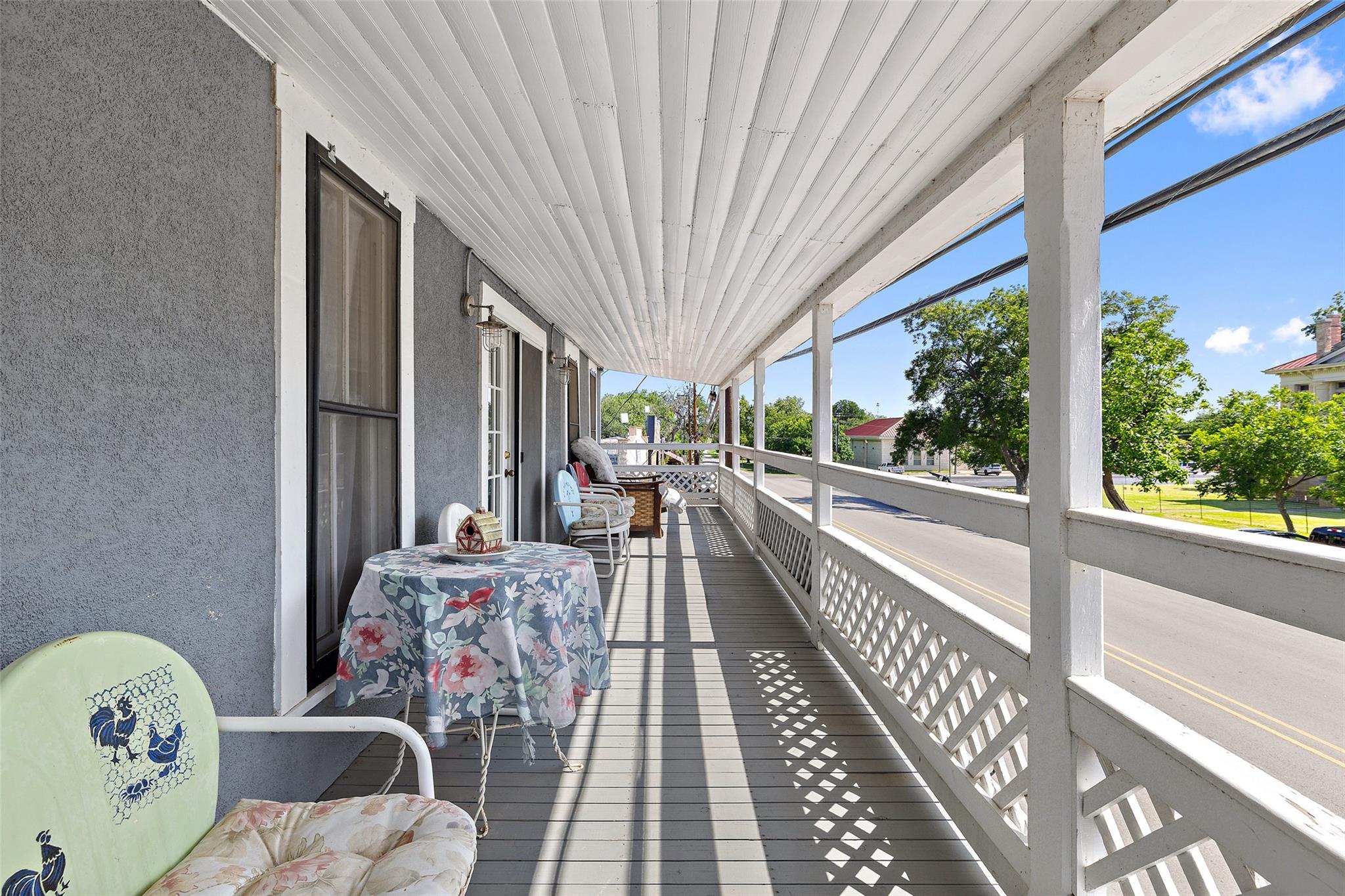 201 N Nugent Ave, Johnson City, TX 78636