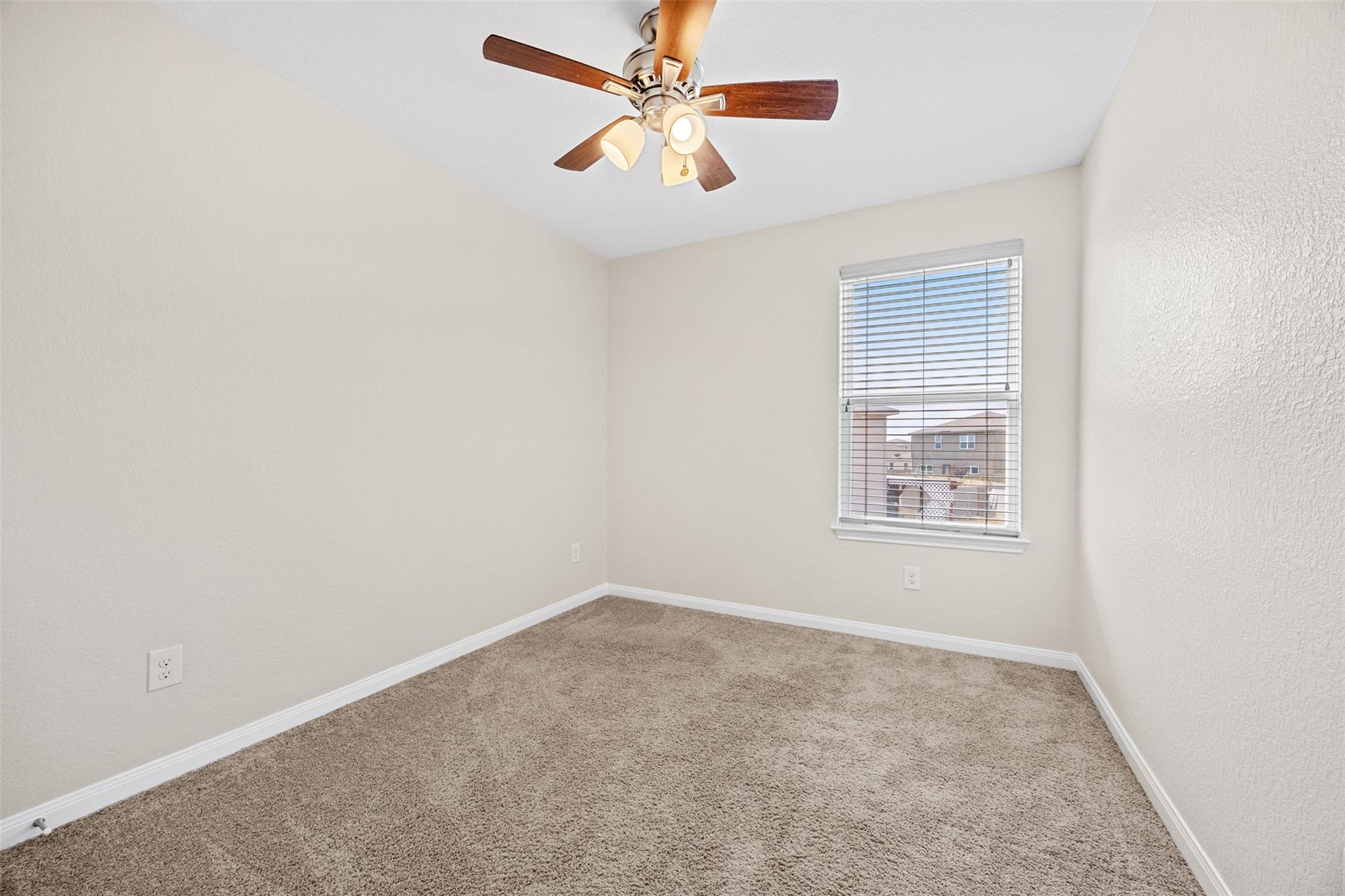 201 Yearwood Ln, Jarrell, TX 76537