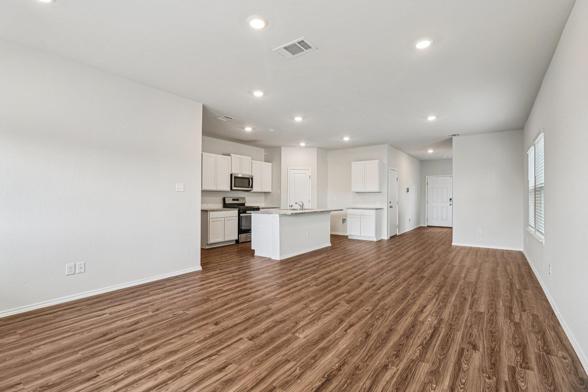 4006 Bay Leaf Loop, Von Ormy, TX 78073