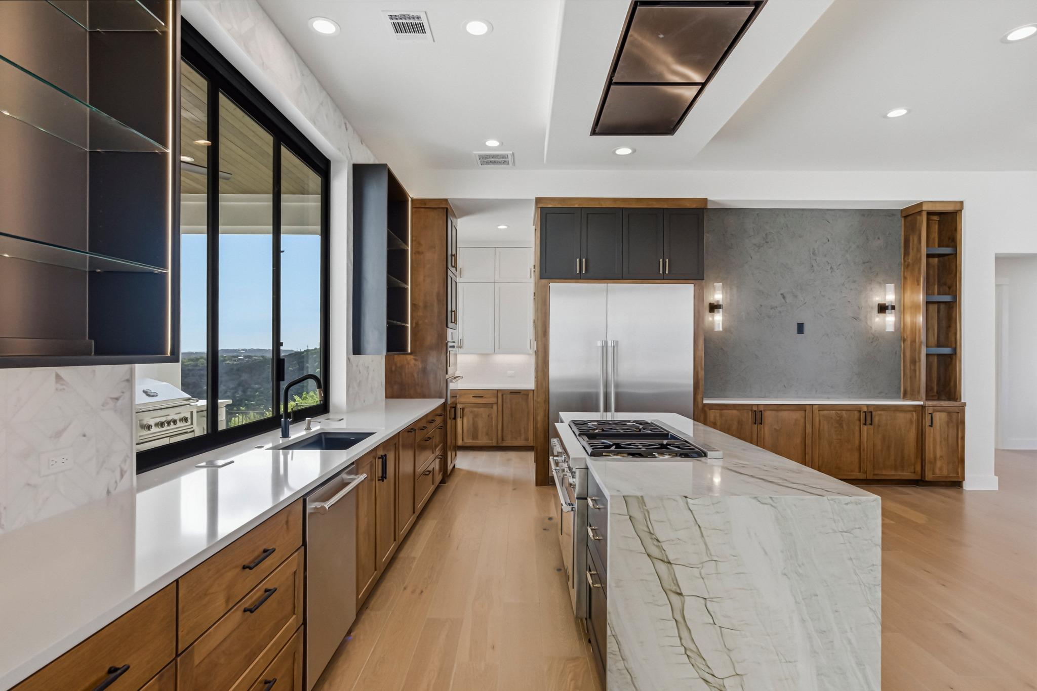 108 Montana Del Oro Way, Lakeway, TX 78738