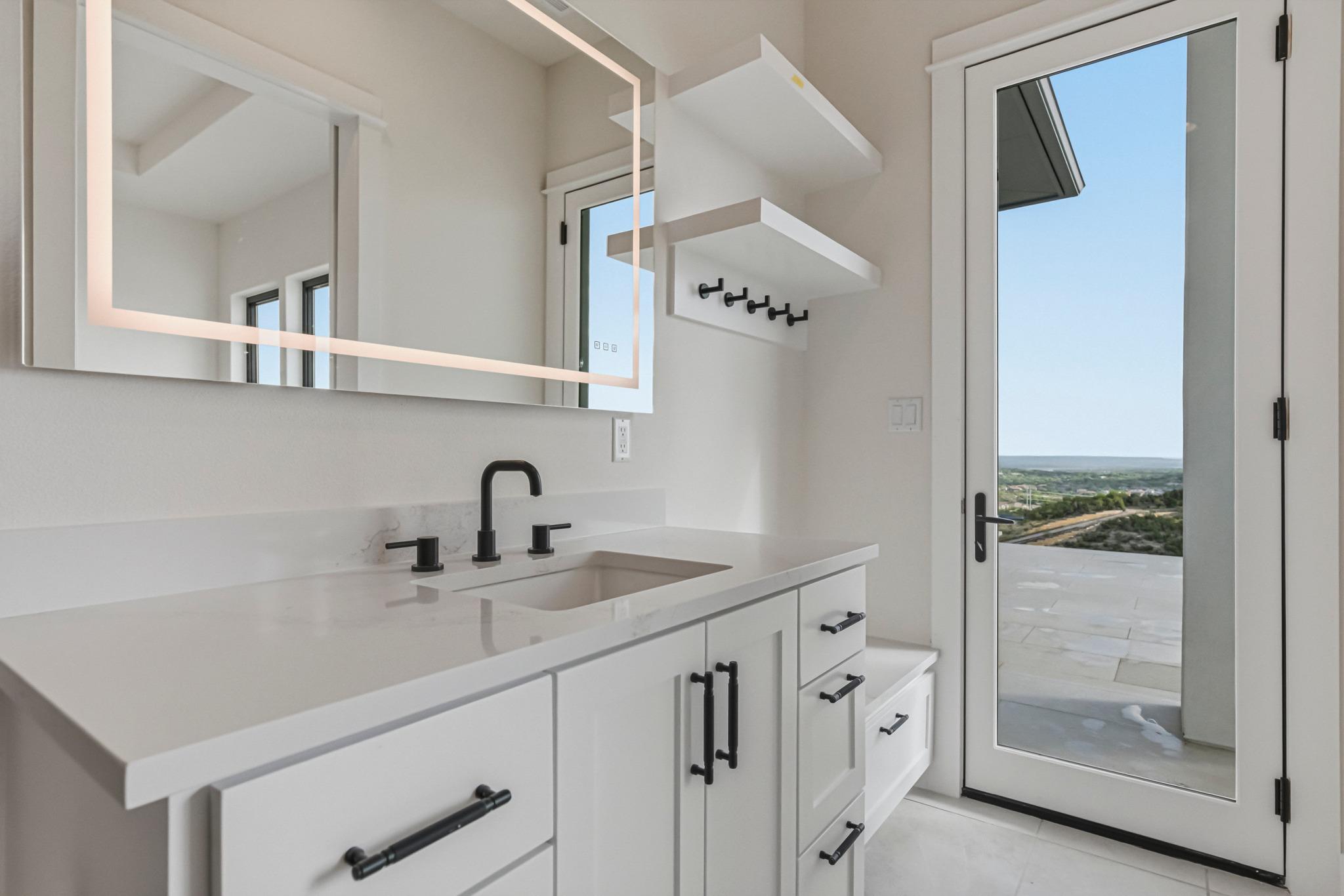 108 Montana Del Oro Way, Lakeway, TX 78738