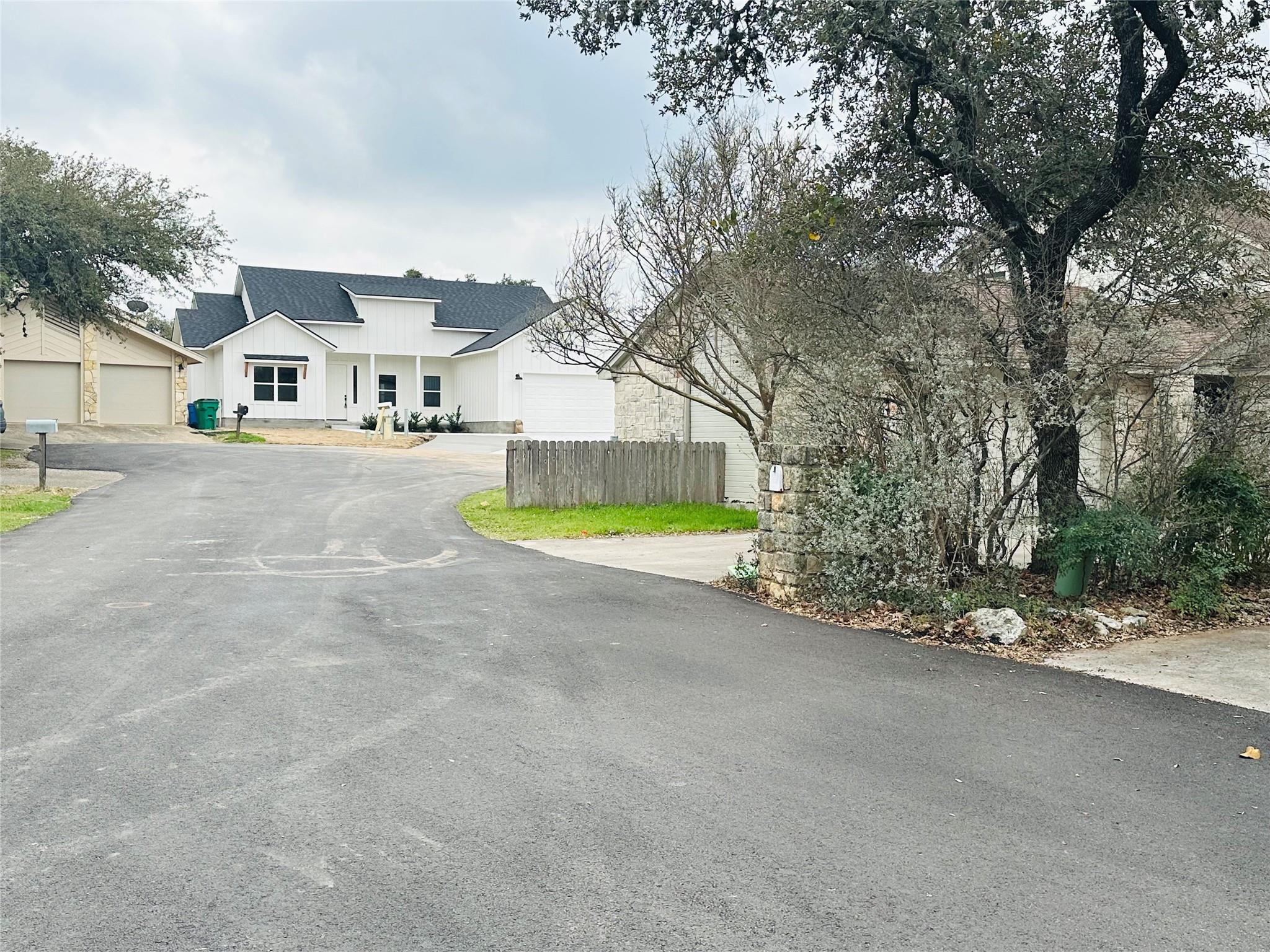 27 Par View Dr, Wimberley, TX 78676