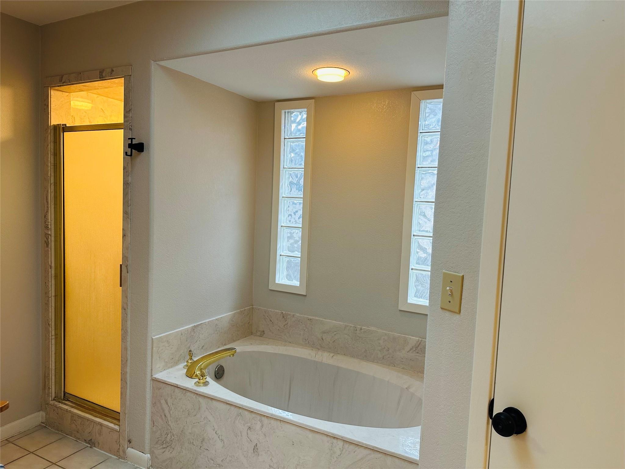 27 Par View Dr, Wimberley, TX 78676