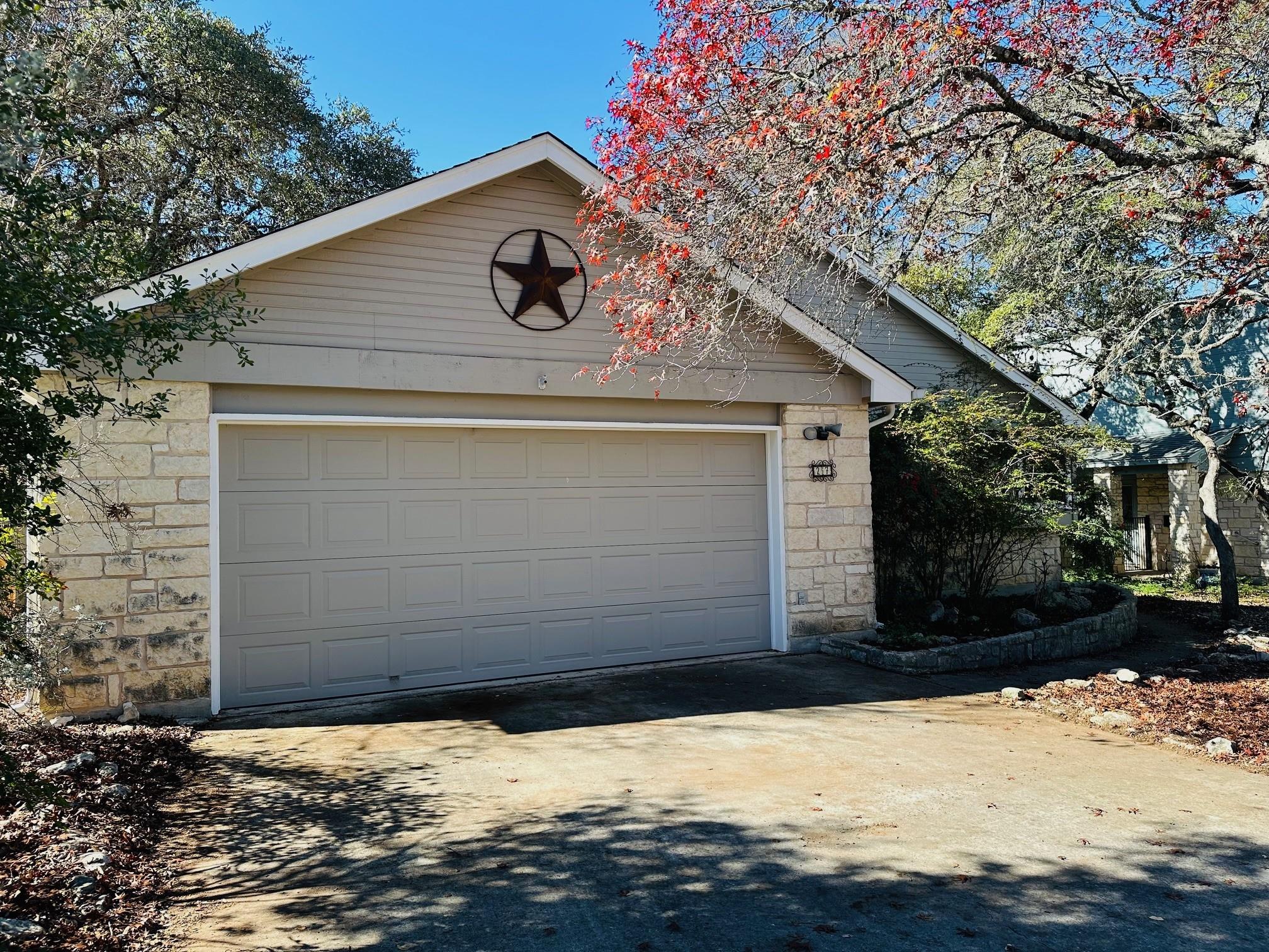 27 Par View Dr, Wimberley, TX 78676