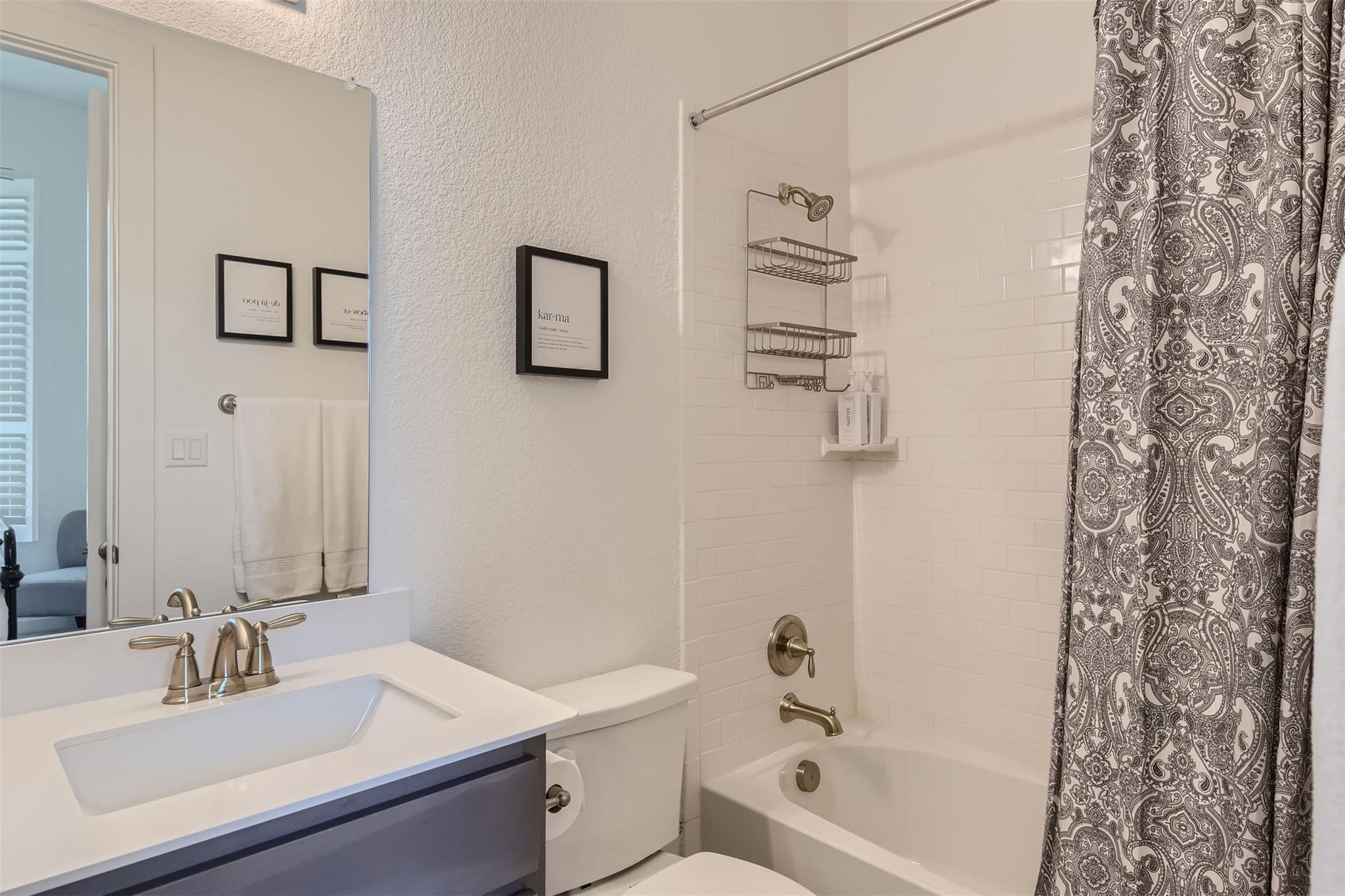 108 Rainbow Valley Trl, San Marcos, TX 78666