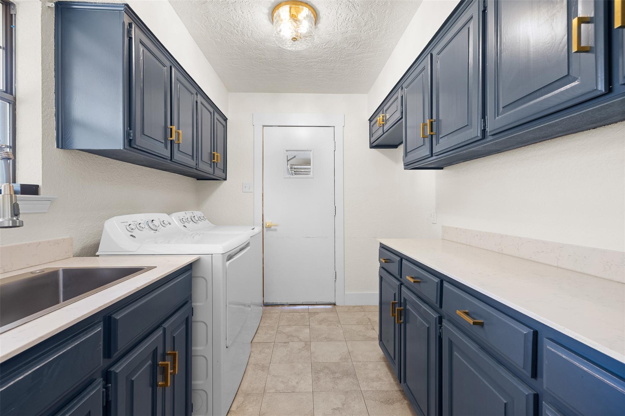 9203 S Us Highway 77 Highway, Rockdale, TX 76567