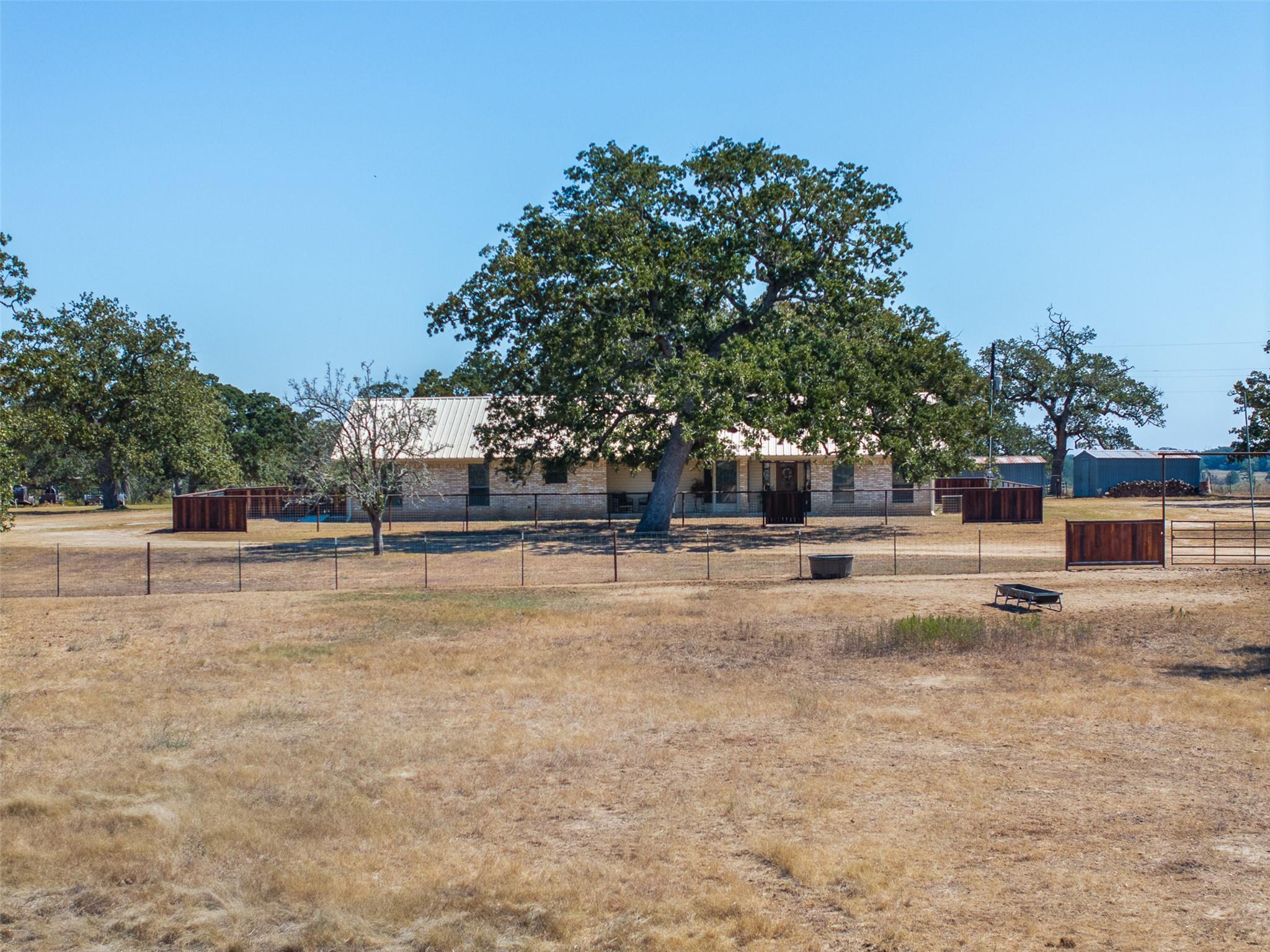 9203 S Us Highway 77 Highway, Rockdale, TX 76567