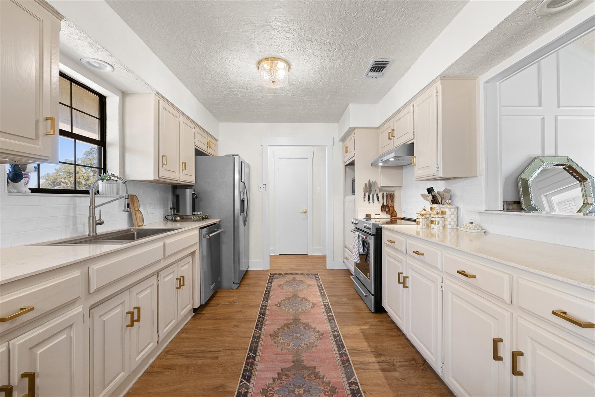 9203 S Us Highway 77 Highway, Rockdale, TX 76567