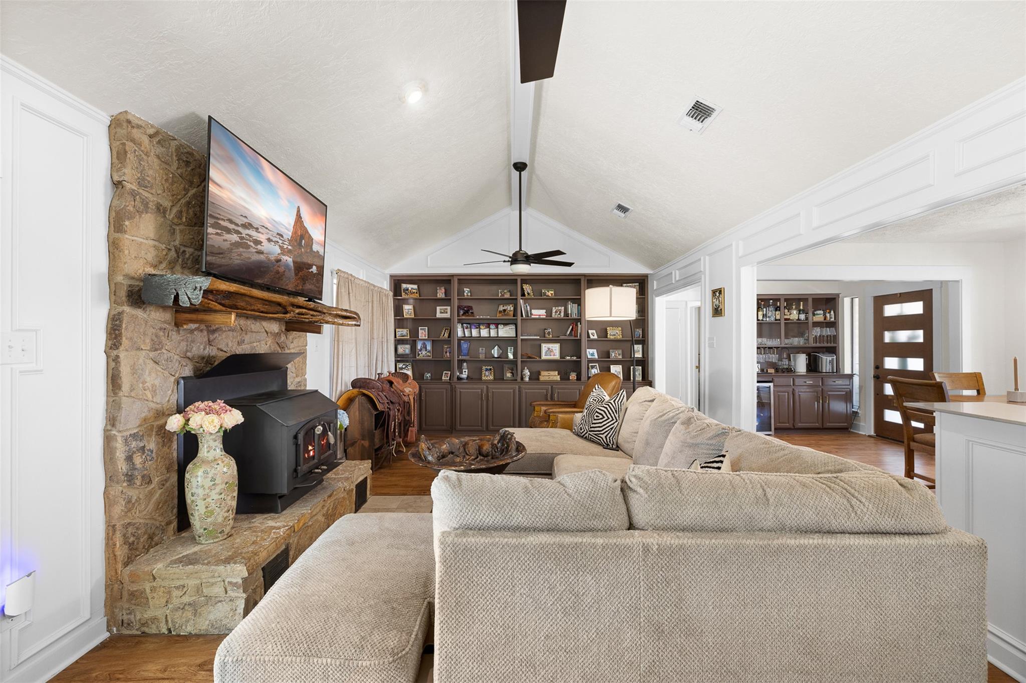 9203 S Us Highway 77 Highway, Rockdale, TX 76567