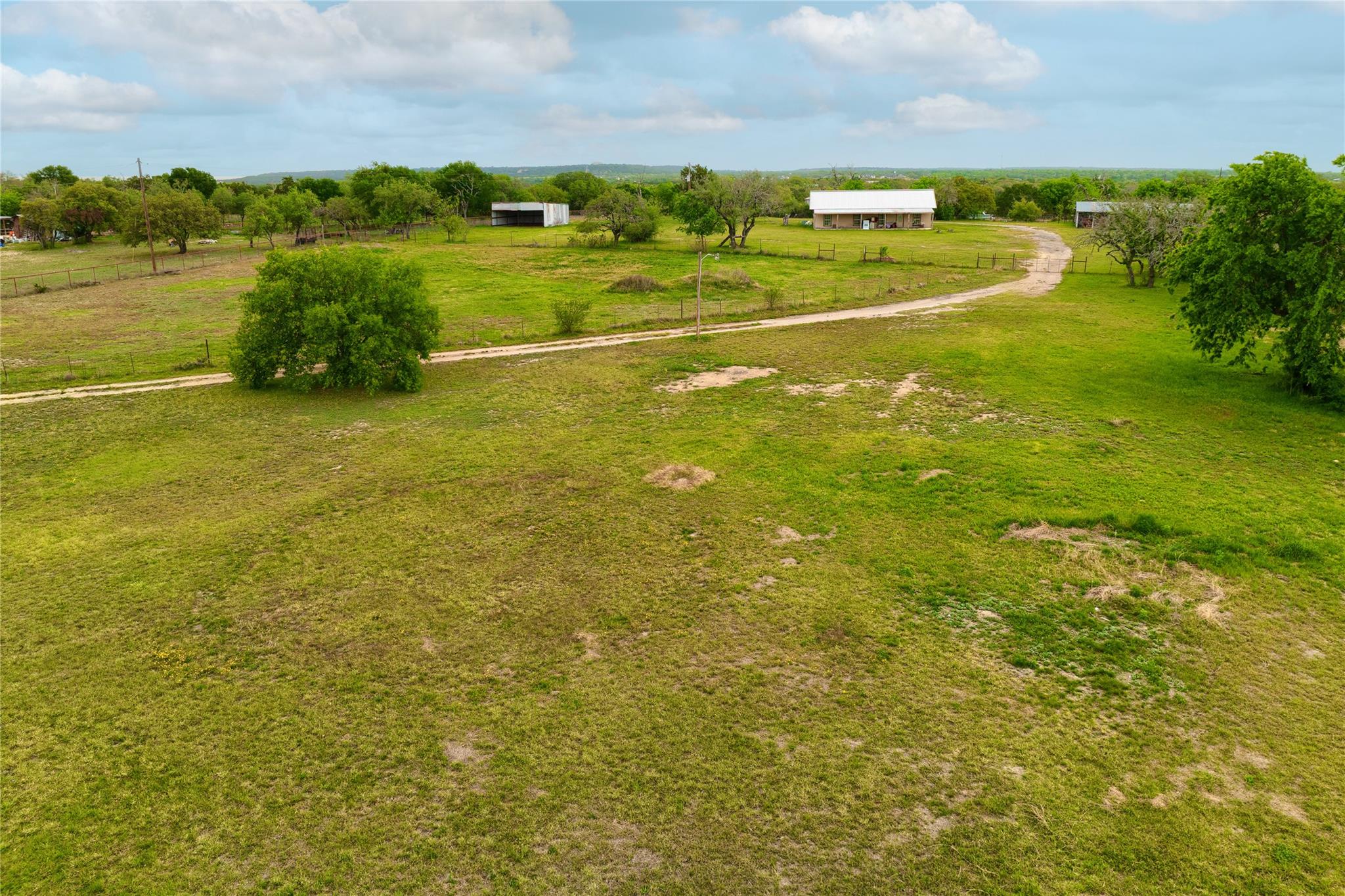 1301 Live Oak Trl, Liberty Hill, TX 78642