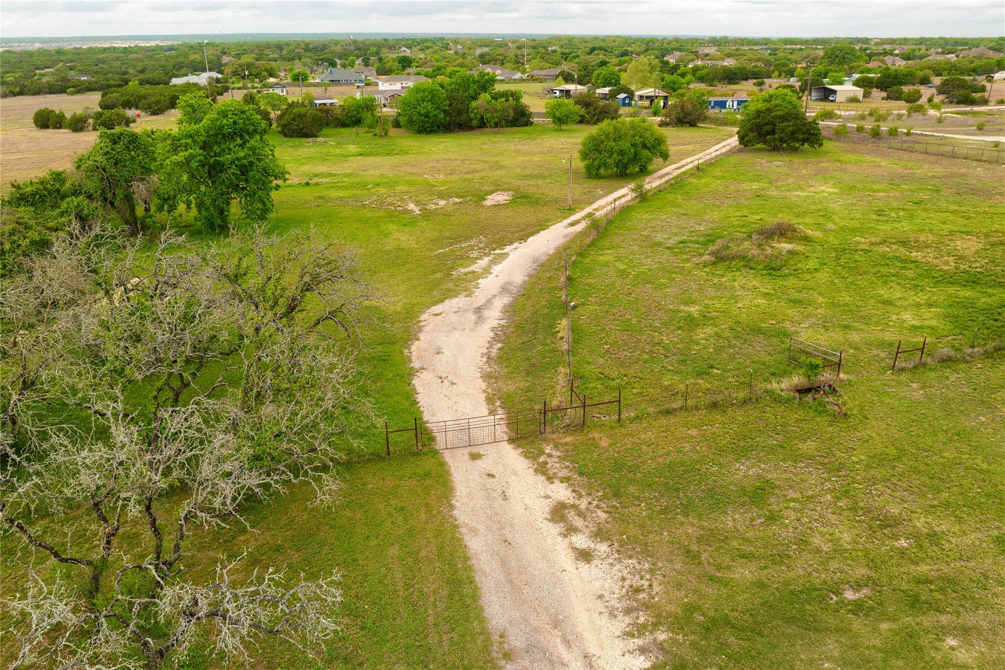 1301 Live Oak Trl, Liberty Hill, TX 78642
