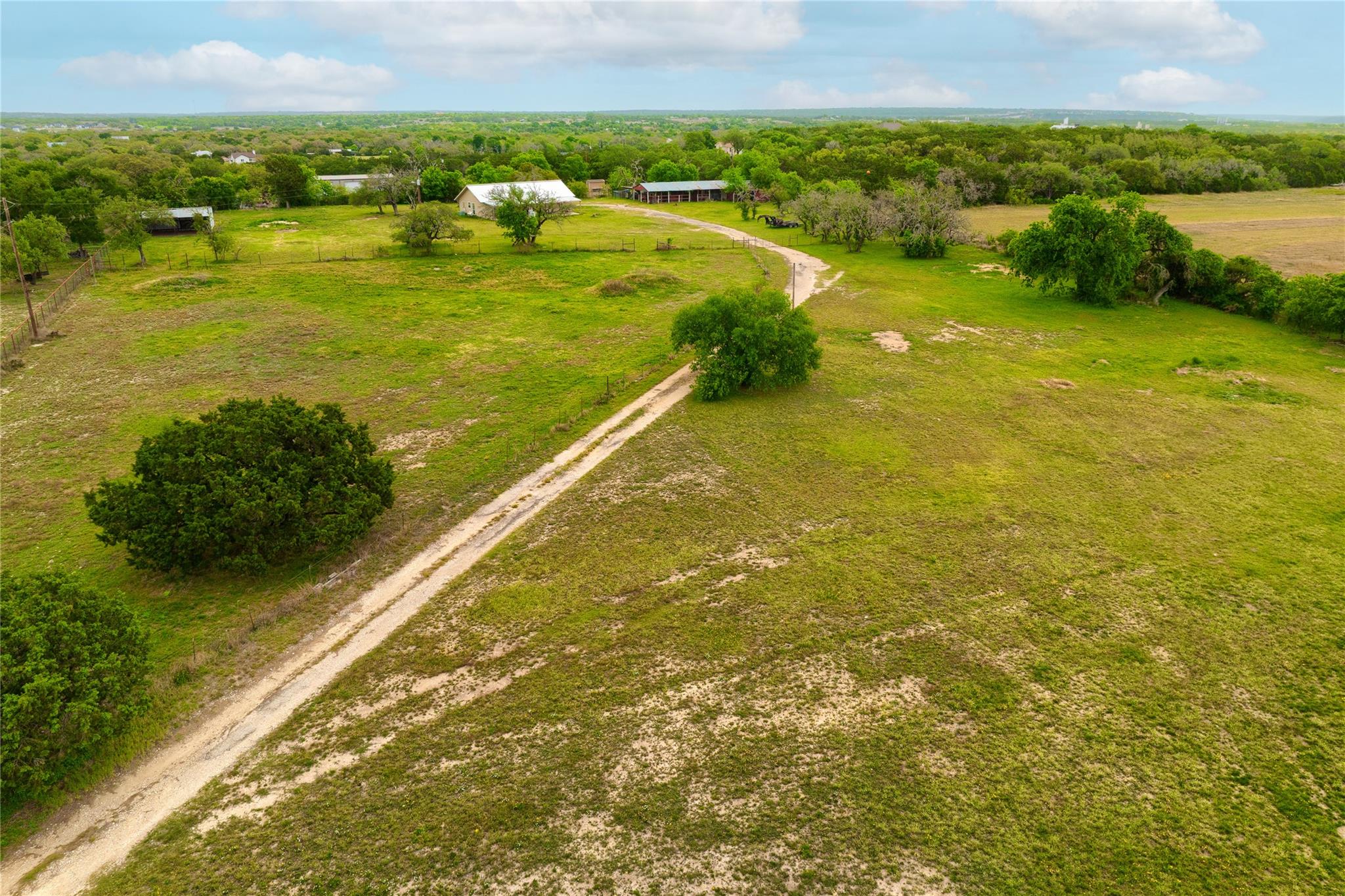 1301 Live Oak Trl, Liberty Hill, TX 78642