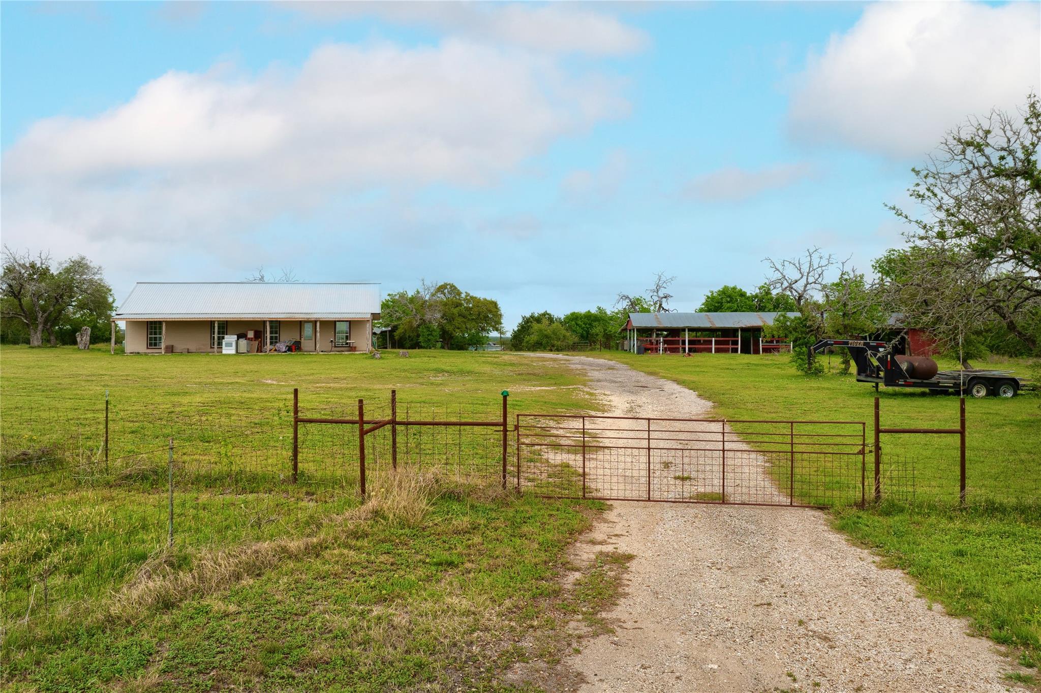 1301 Live Oak Trl, Liberty Hill, TX 78642