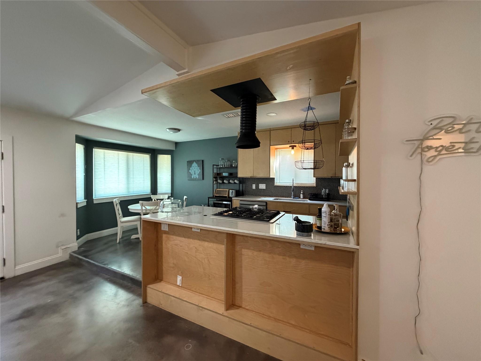 1900 Dauphine Cv, Austin, TX 78727