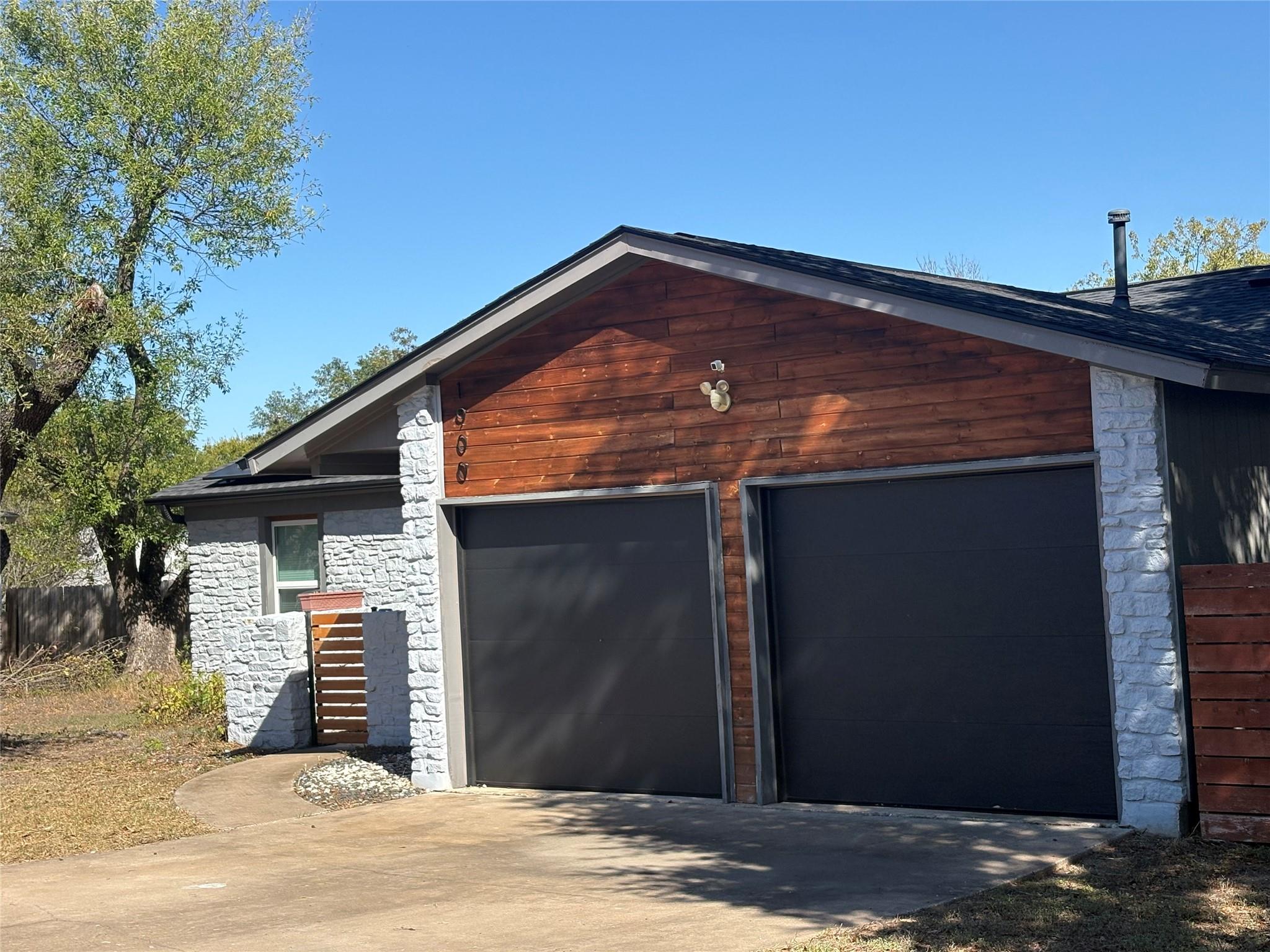 1900 Dauphine Cv, Austin, TX 78727