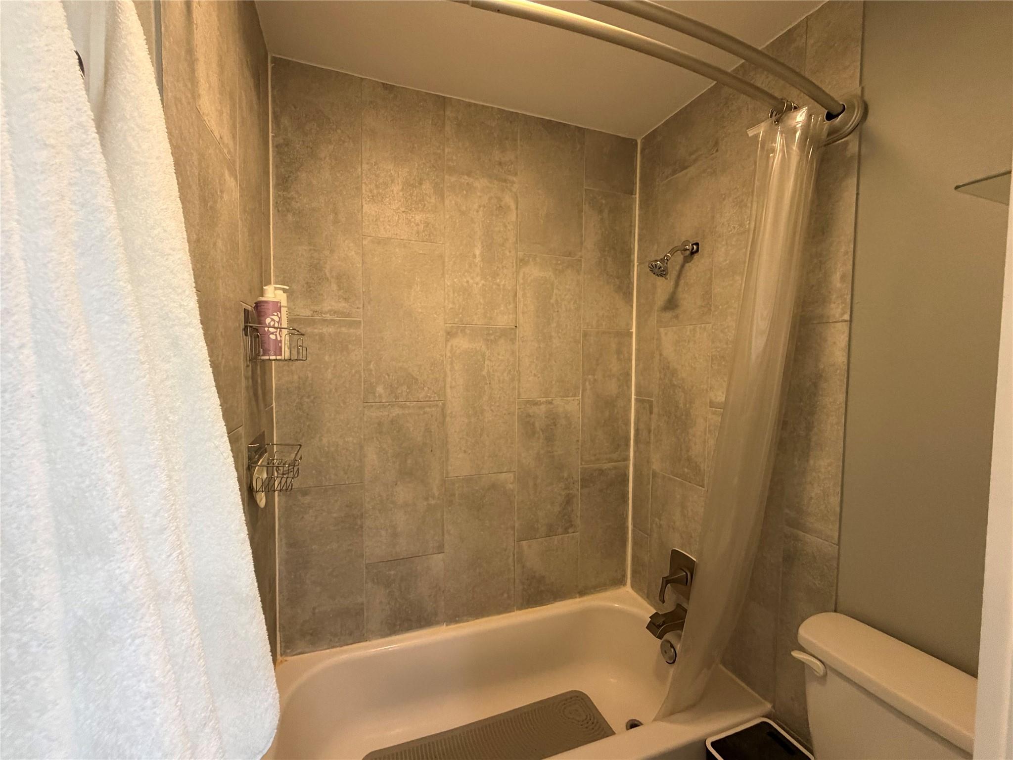 1900 Dauphine Cv, Austin, TX 78727