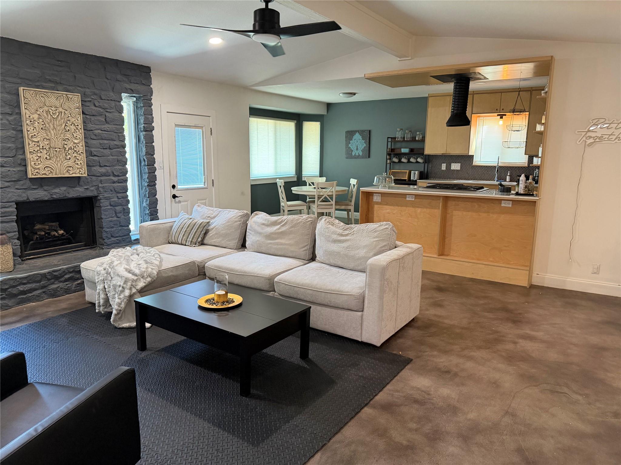 1900 Dauphine Cv, Austin, TX 78727