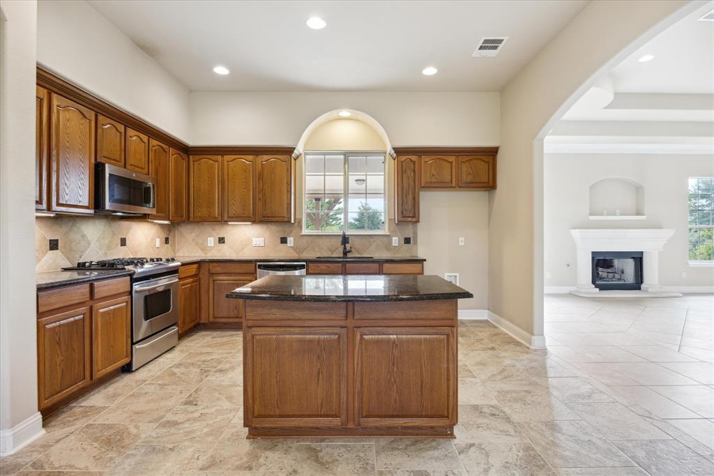 144 Escondido Dr, Del Valle, TX 78617