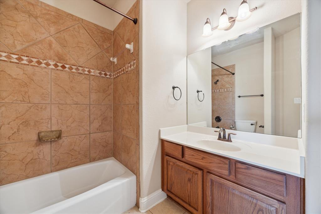 144 Escondido Dr, Del Valle, TX 78617