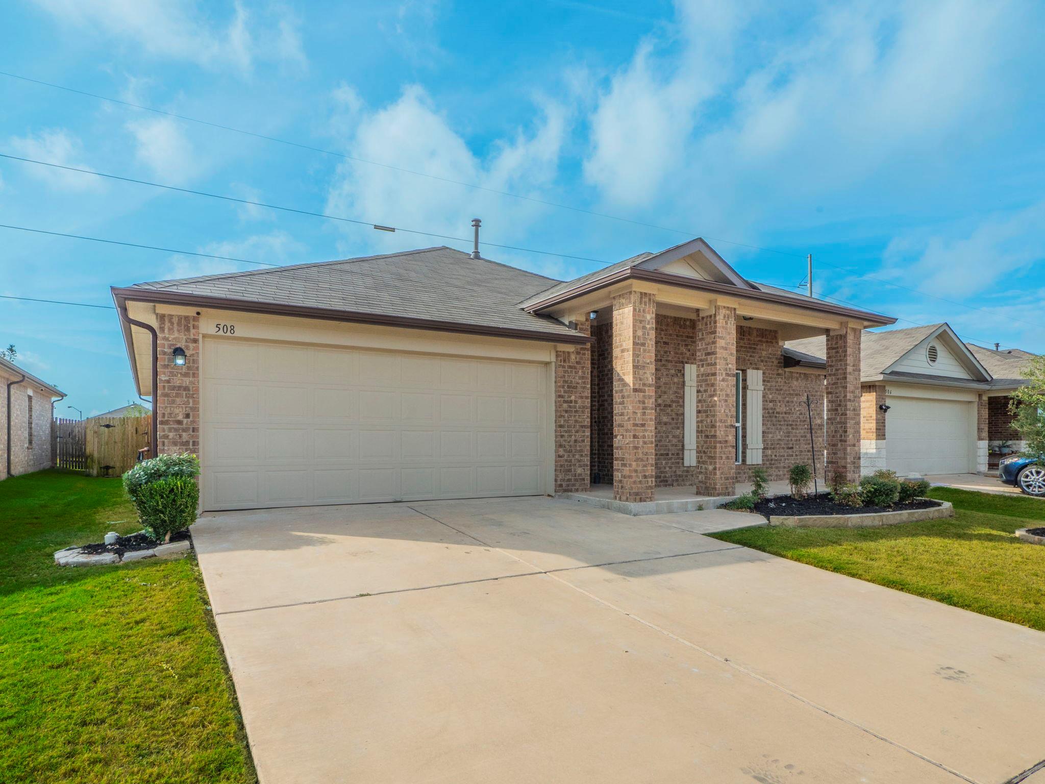 508 Marimoor Dr, Hutto, TX 78634