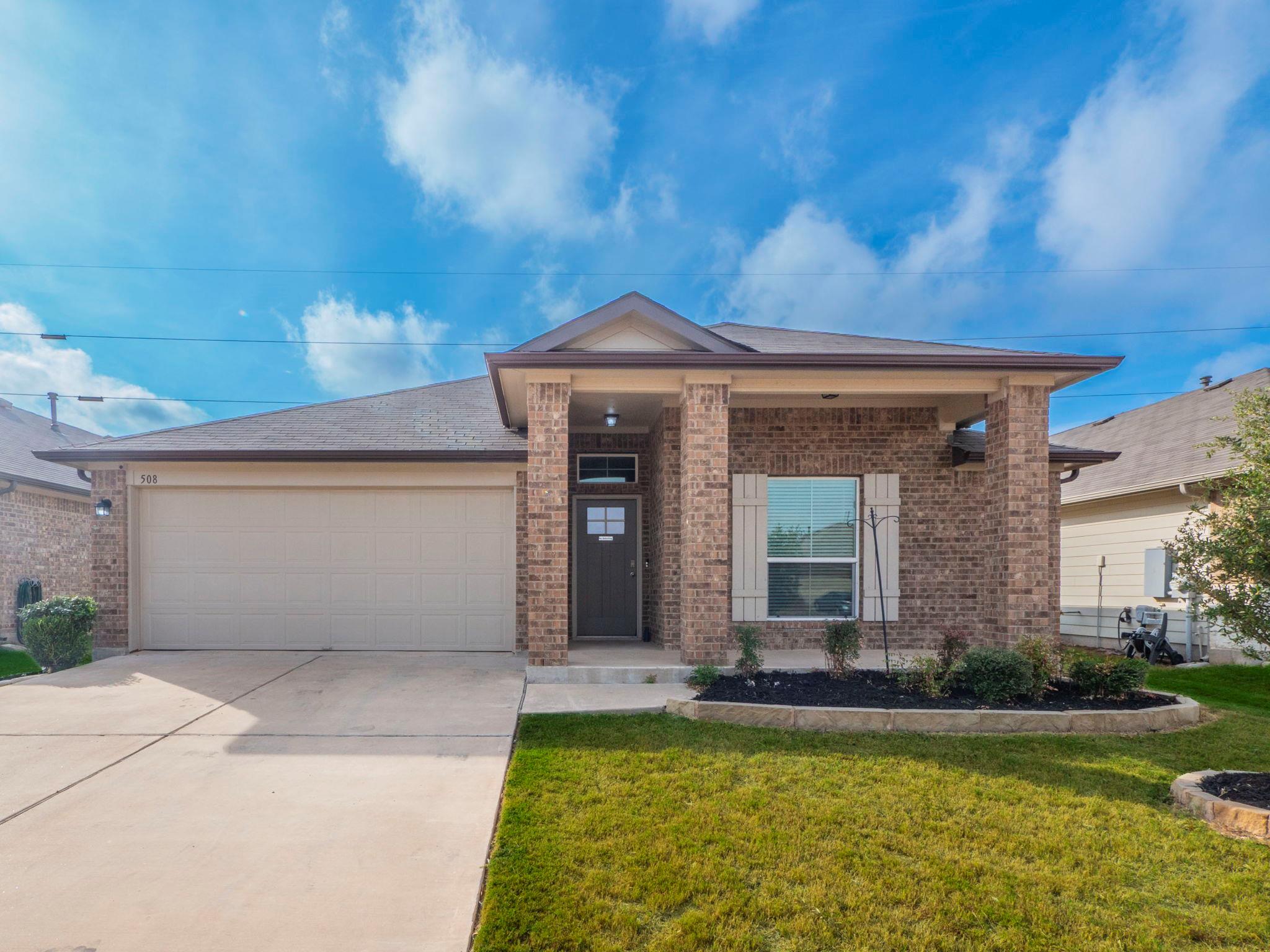 508 Marimoor Dr, Hutto, TX 78634